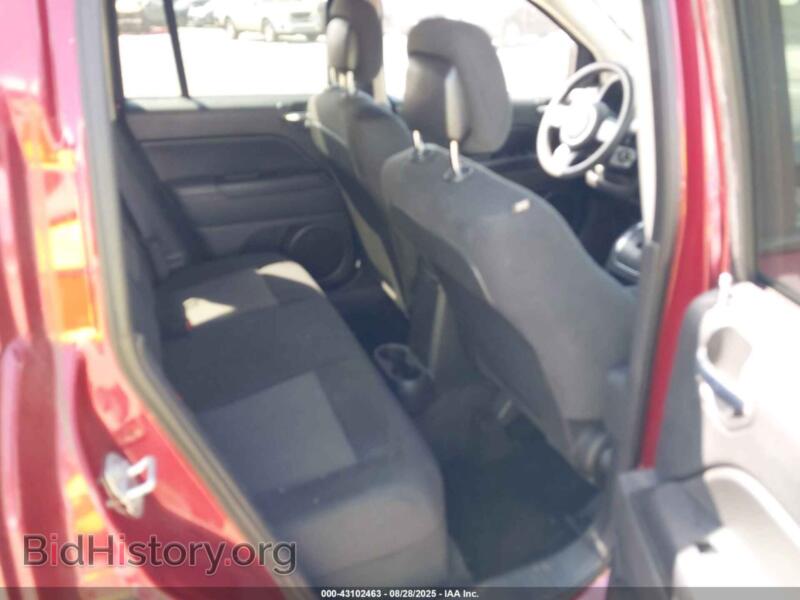 2014 Jeep COMPASS (VIN 1C4NJDBBXED910716) — photo 8 of 16
