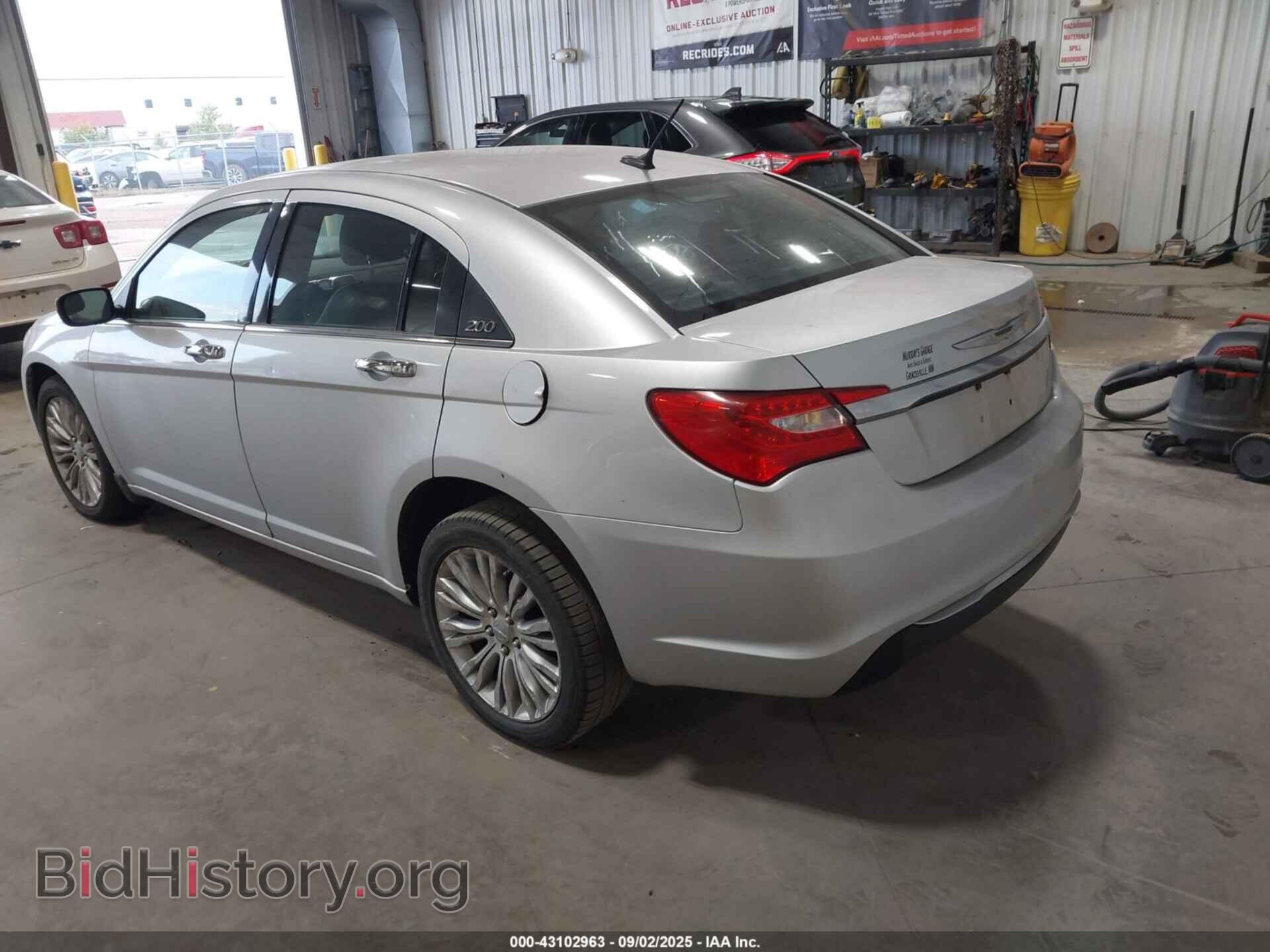 2011 CHRYSLER 200 - VIN: 1C3BC2FBXBN613810 - Фото 3