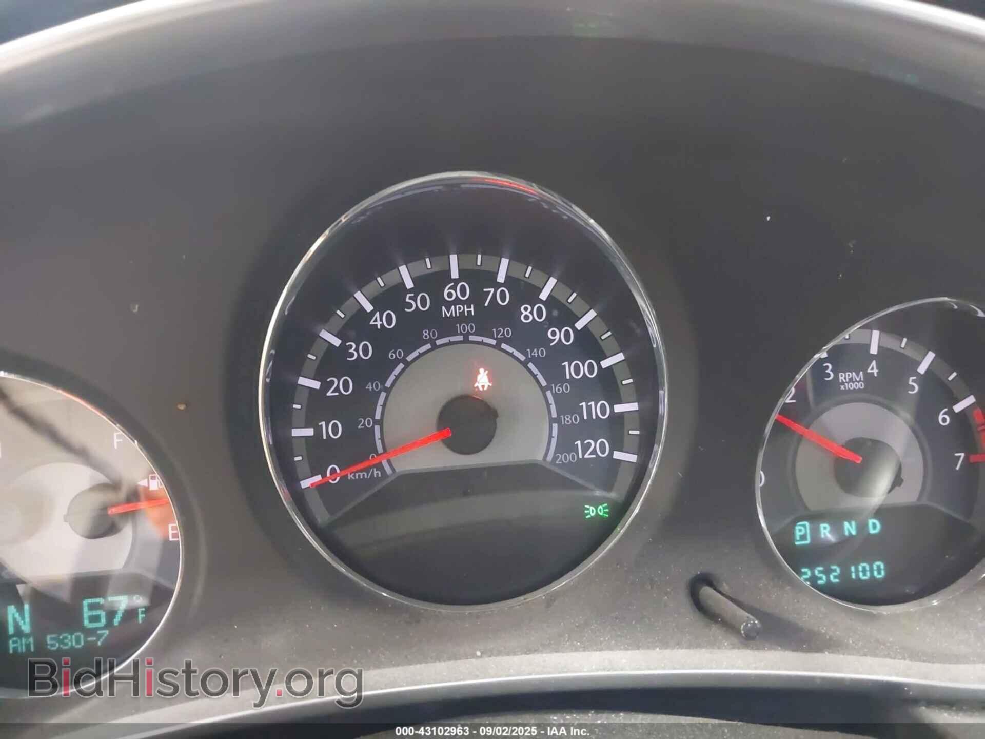 2011 CHRYSLER 200 - VIN: 1C3BC2FBXBN613810 - Фото 7