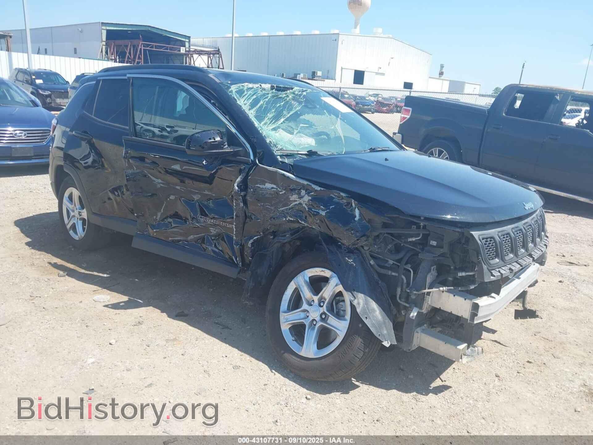 Photo 3C4NJDBN2PT555466 - JEEP COMPASS 2023