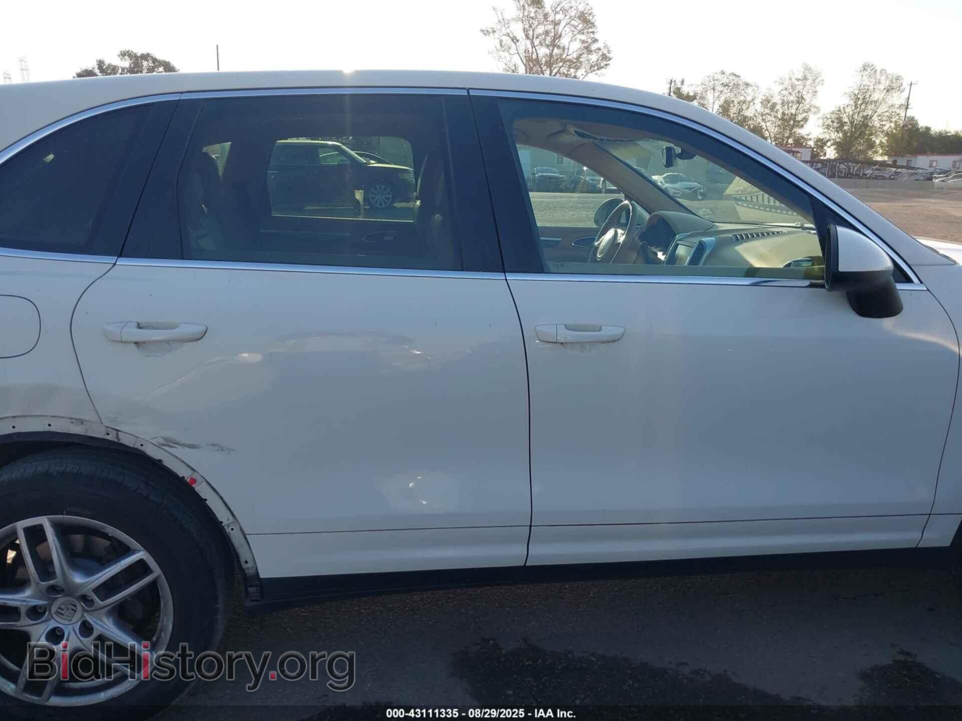 2011 PORSCHE CAYENNE - VIN: WP1AA2A22BLA03981 - Фото 14