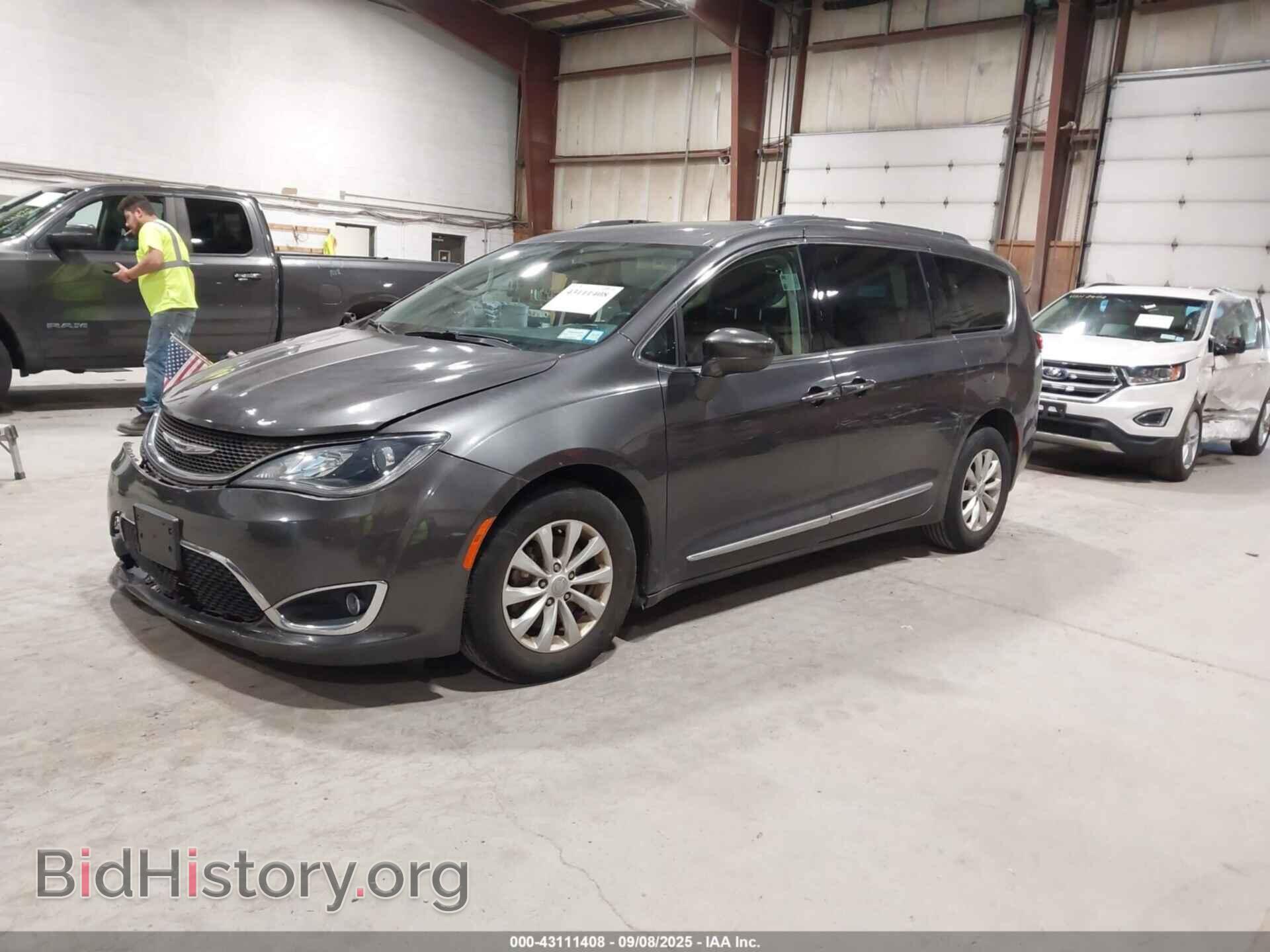 2019 CHRYSLER PACIFICA - VIN: 2C4RC1BGXKR715410 - Фото 2