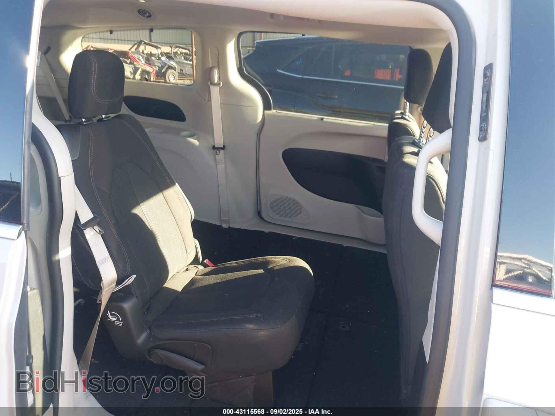 2017 CHRYSLER PACIFICA - VIN: 2C4RC1BG0HR752958 - Фото 8