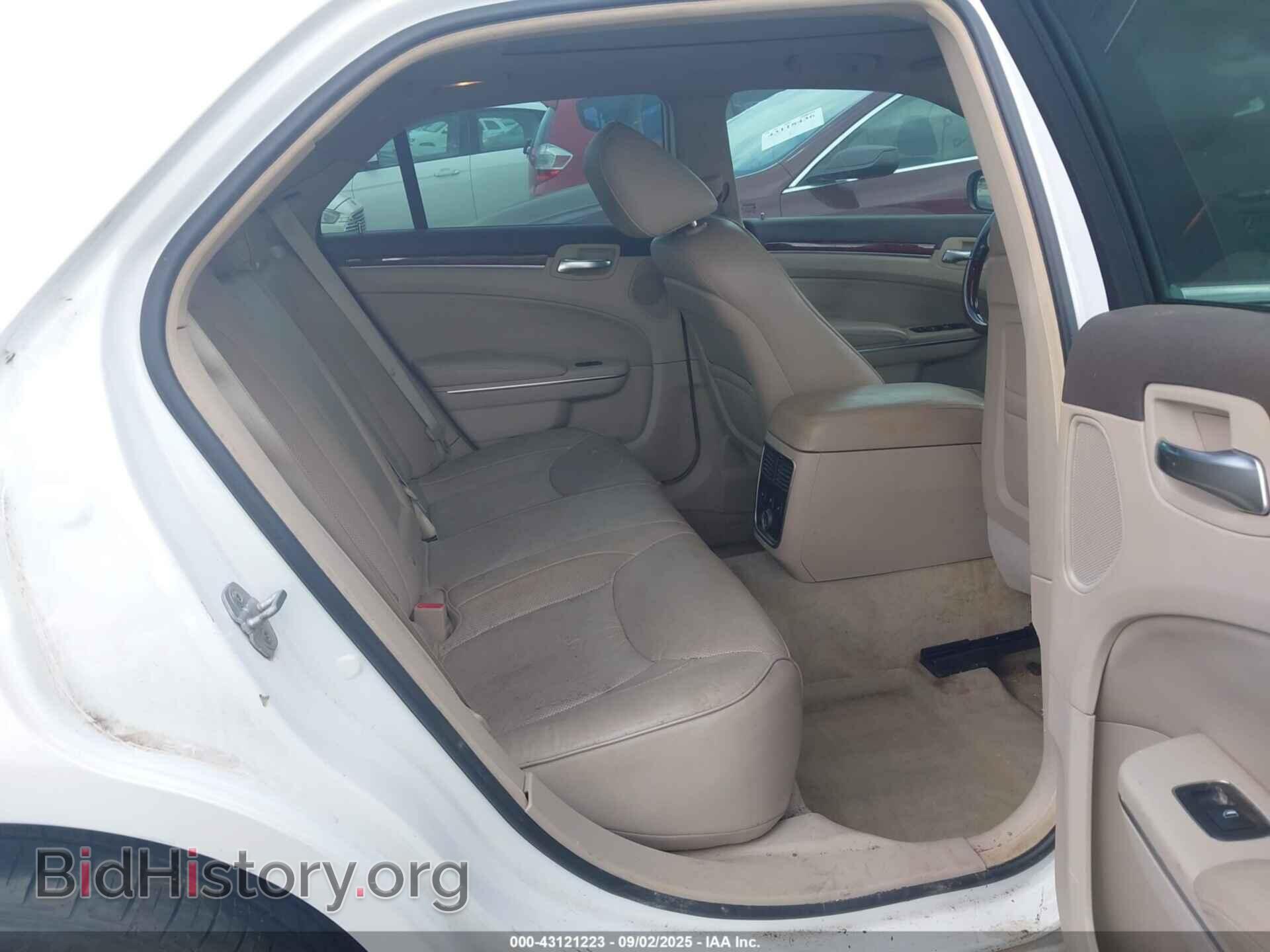 2011 CHRYSLER 300C - VIN: 2C3CA6CT9BH559813 - Photo 8