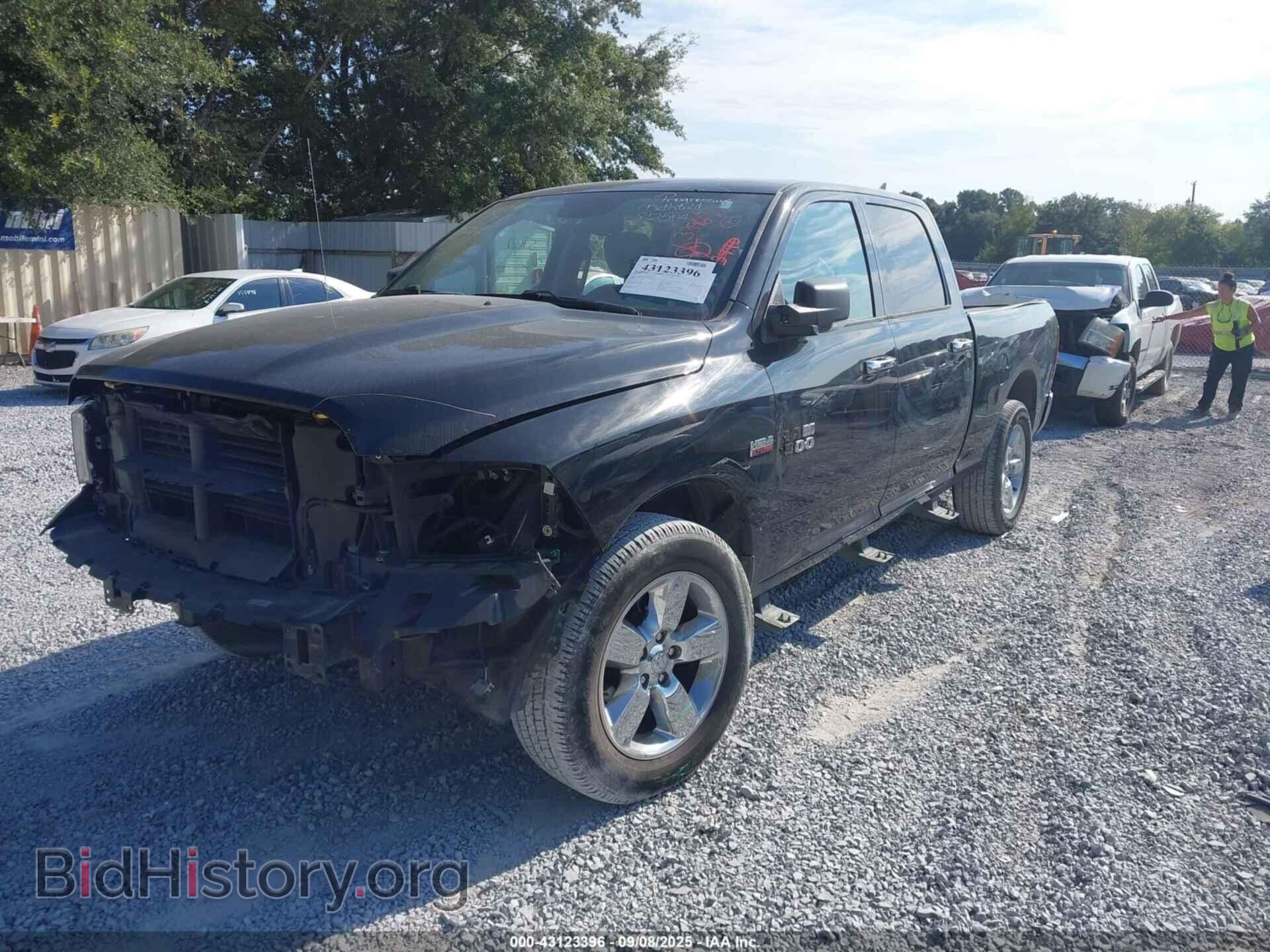 2017 RAM 1500 - VIN: 1C6RR7TT8HS854253 - Фото 2