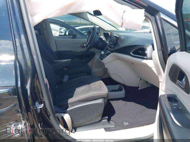 2017 Chrysler PACIFICA (VIN 2C4RC1CG5HR531693) — photo 5 of 16