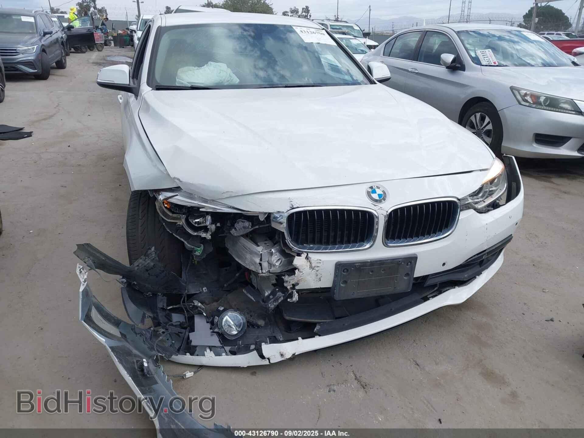 2018 BMW 320I - VIN: WBA8E1G54JNU91136 - Photo 6