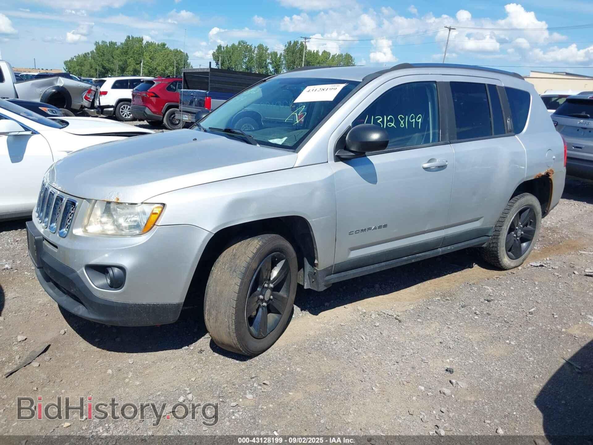 2011 JEEP COMPASS - VIN: 1J4NF1FB6BD239240 - Фото 2