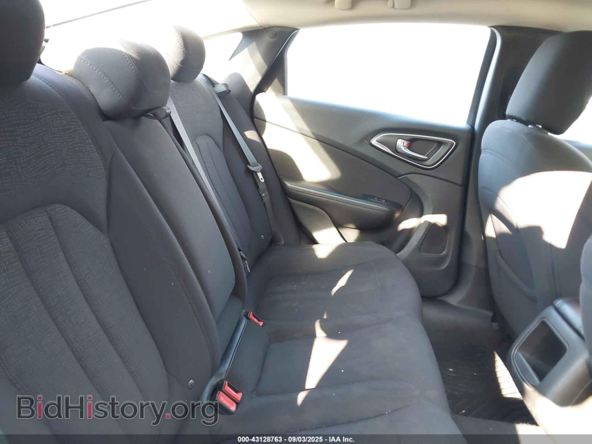 2015 CHRYSLER 200 - VIN: 1C3CCCABXFN606895 - Фото 8