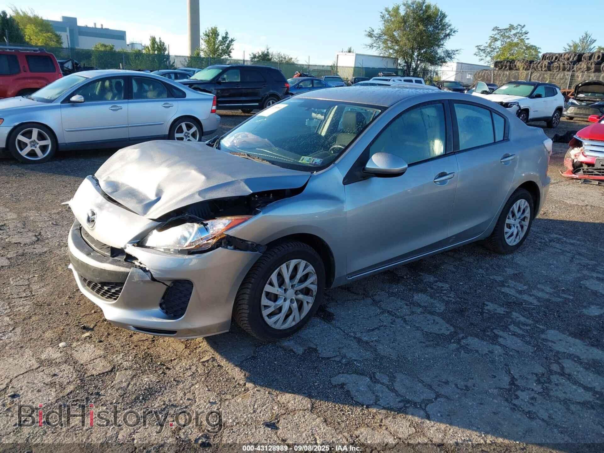 2013 MAZDA MAZDA3 - VIN: JM1BL1UP4D1821468 - Фото 2