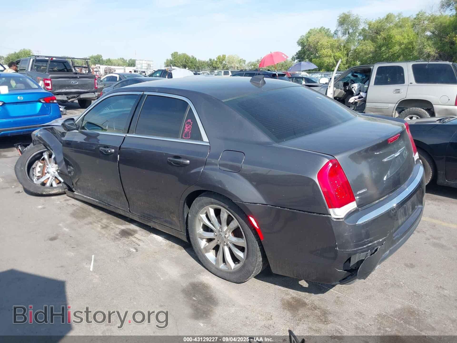 2016 CHRYSLER 300 - VIN: 2C3CCARGXGH161931 - Фото 3