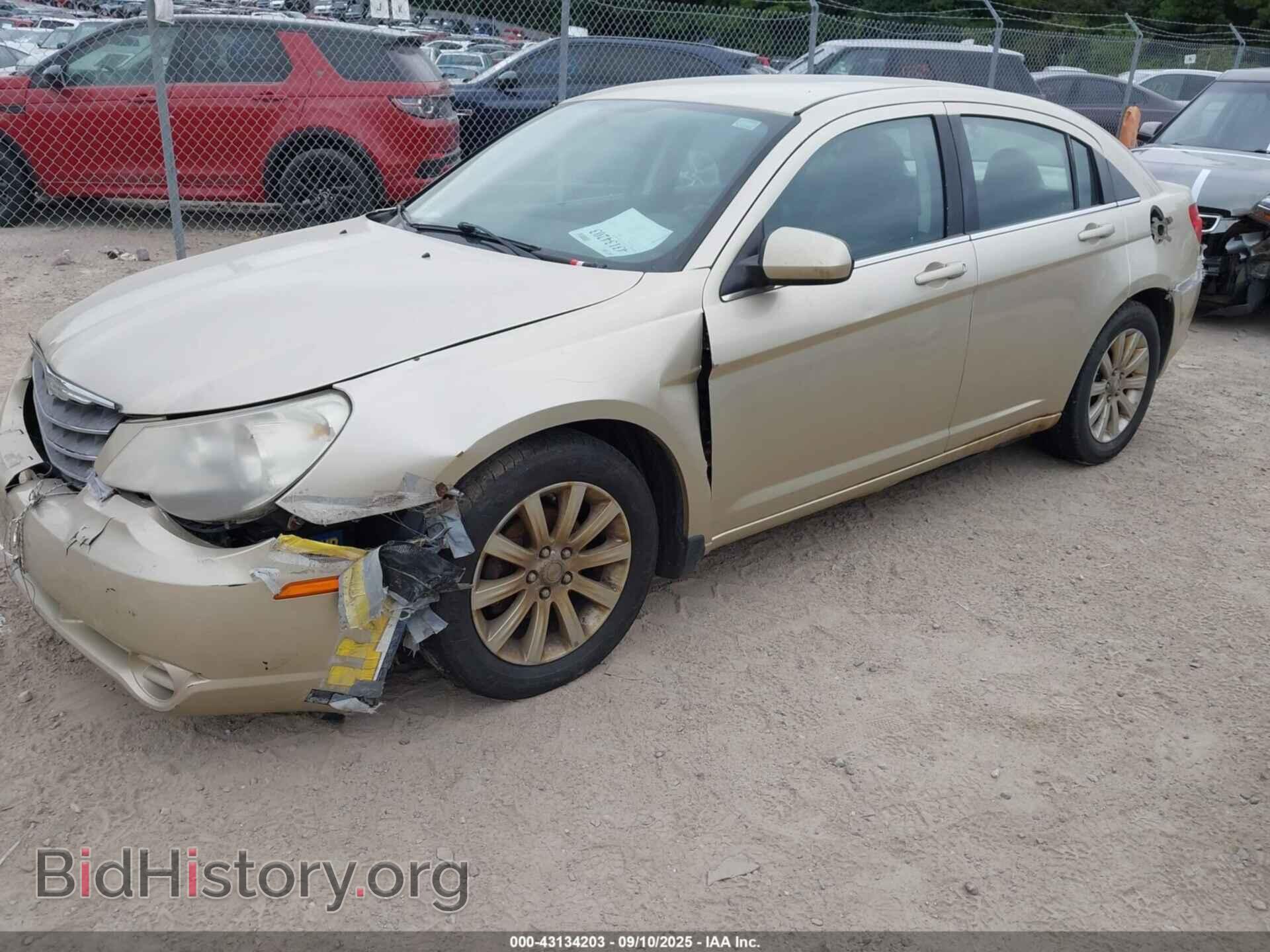 2010 CHRYSLER SEBRING - VIN: 1C3CC5FB2AN158309 - Фото 2