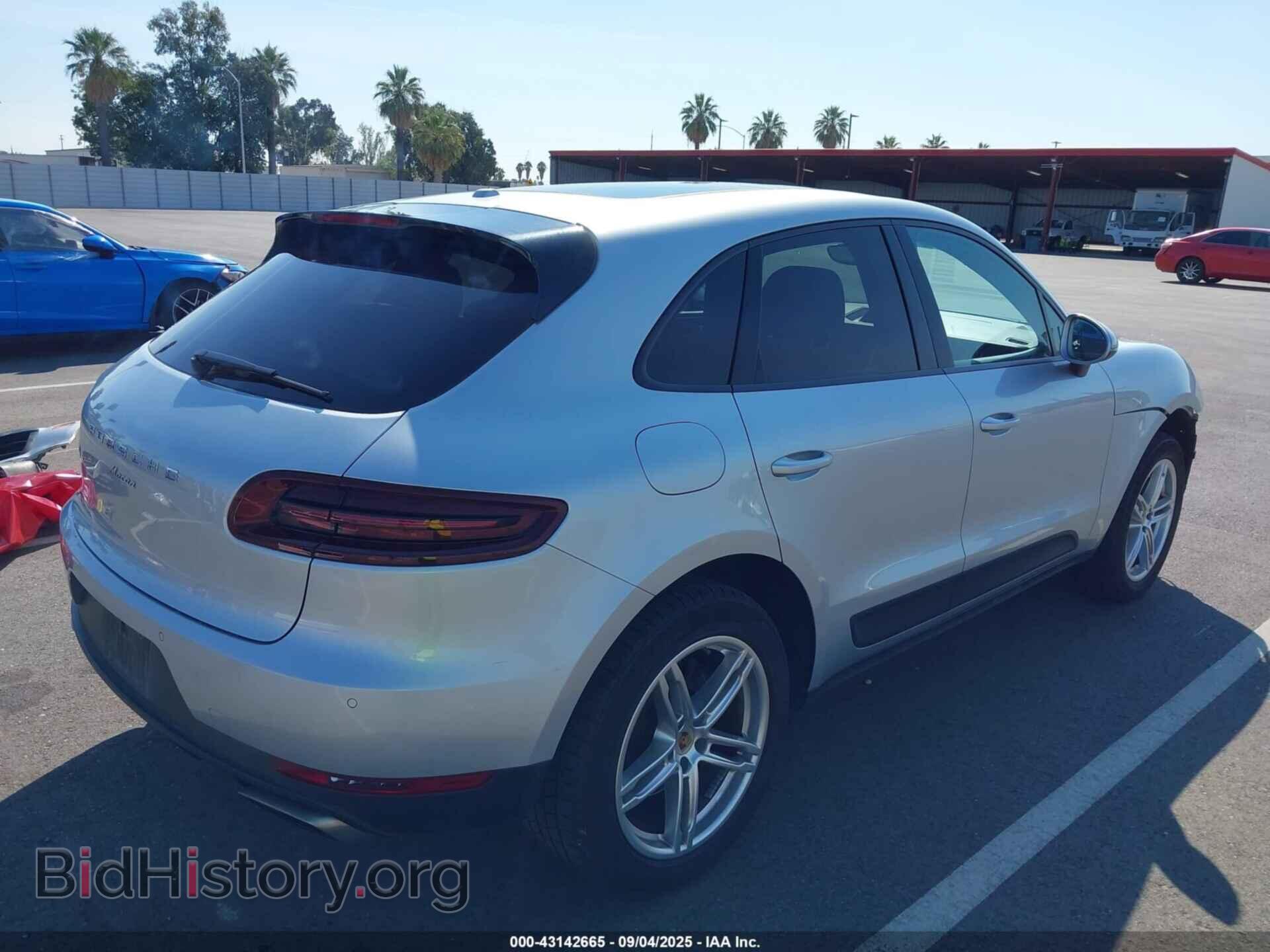 2017 PORSCHE MACAN - VIN: WP1AA2A54HLB02143 - Photo 4