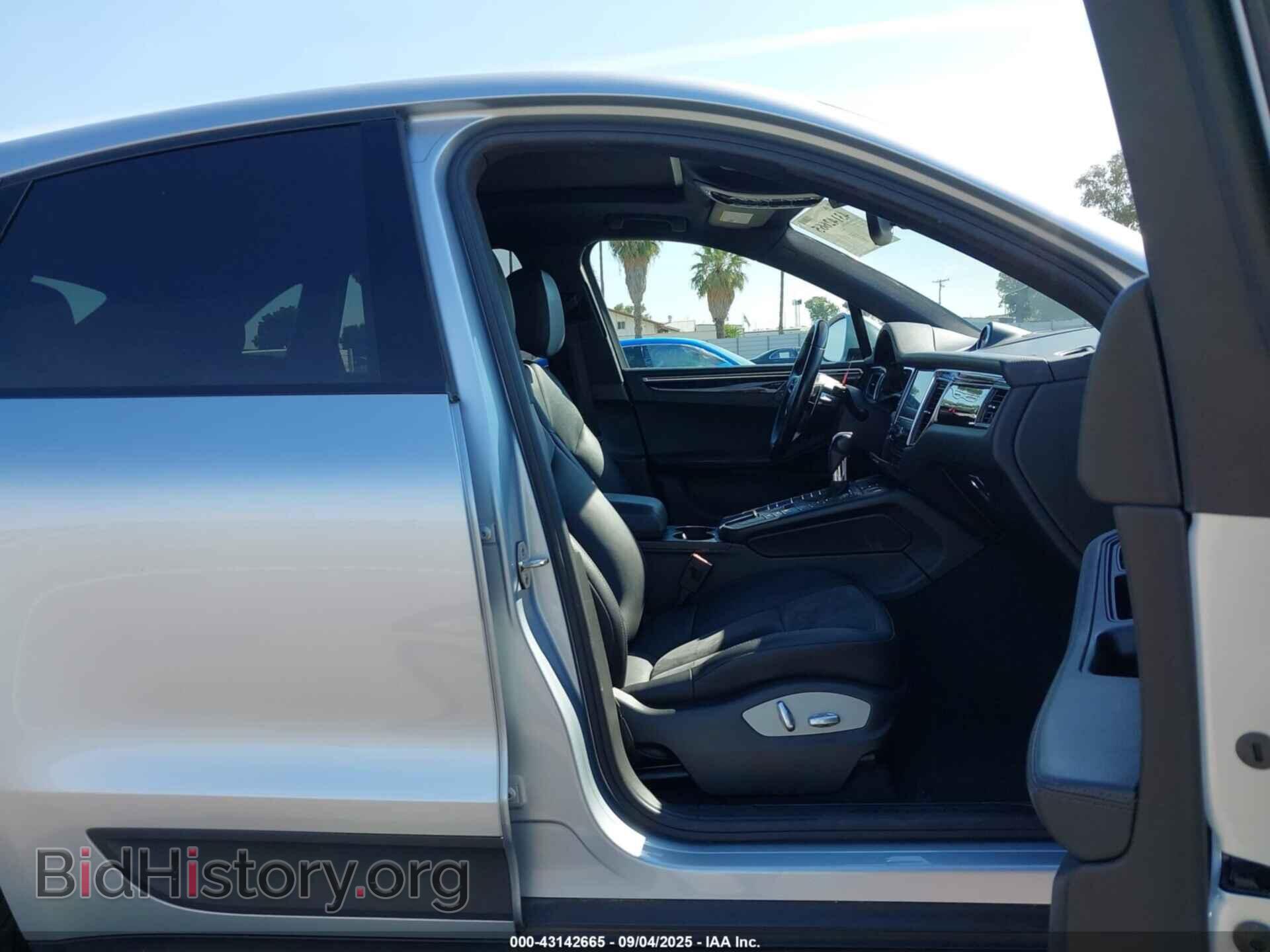 2017 PORSCHE MACAN - VIN: WP1AA2A54HLB02143 - Photo 5
