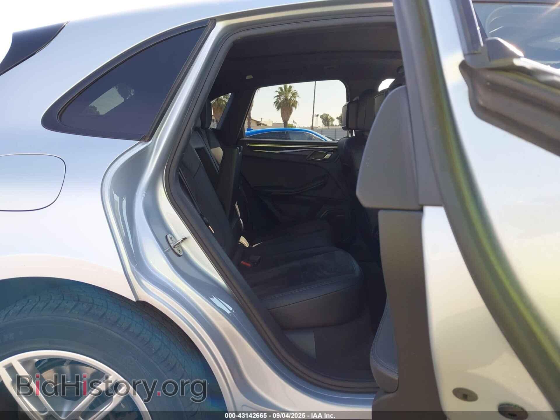 2017 PORSCHE MACAN - VIN: WP1AA2A54HLB02143 - Photo 8