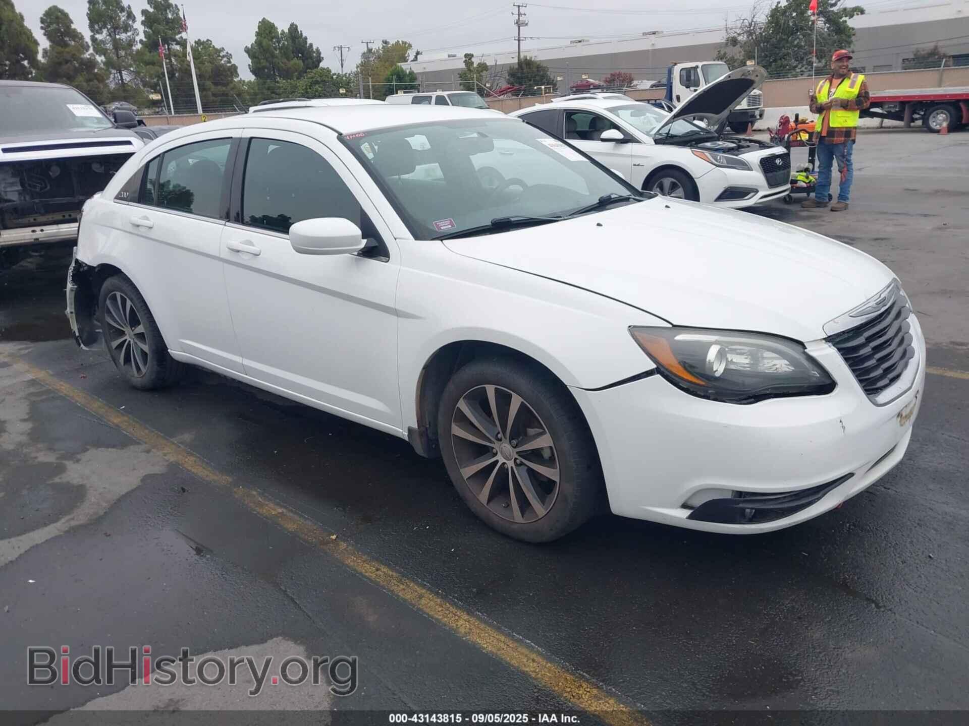 Photo 1C3CCBBB2DN699093 - CHRYSLER 200 2013