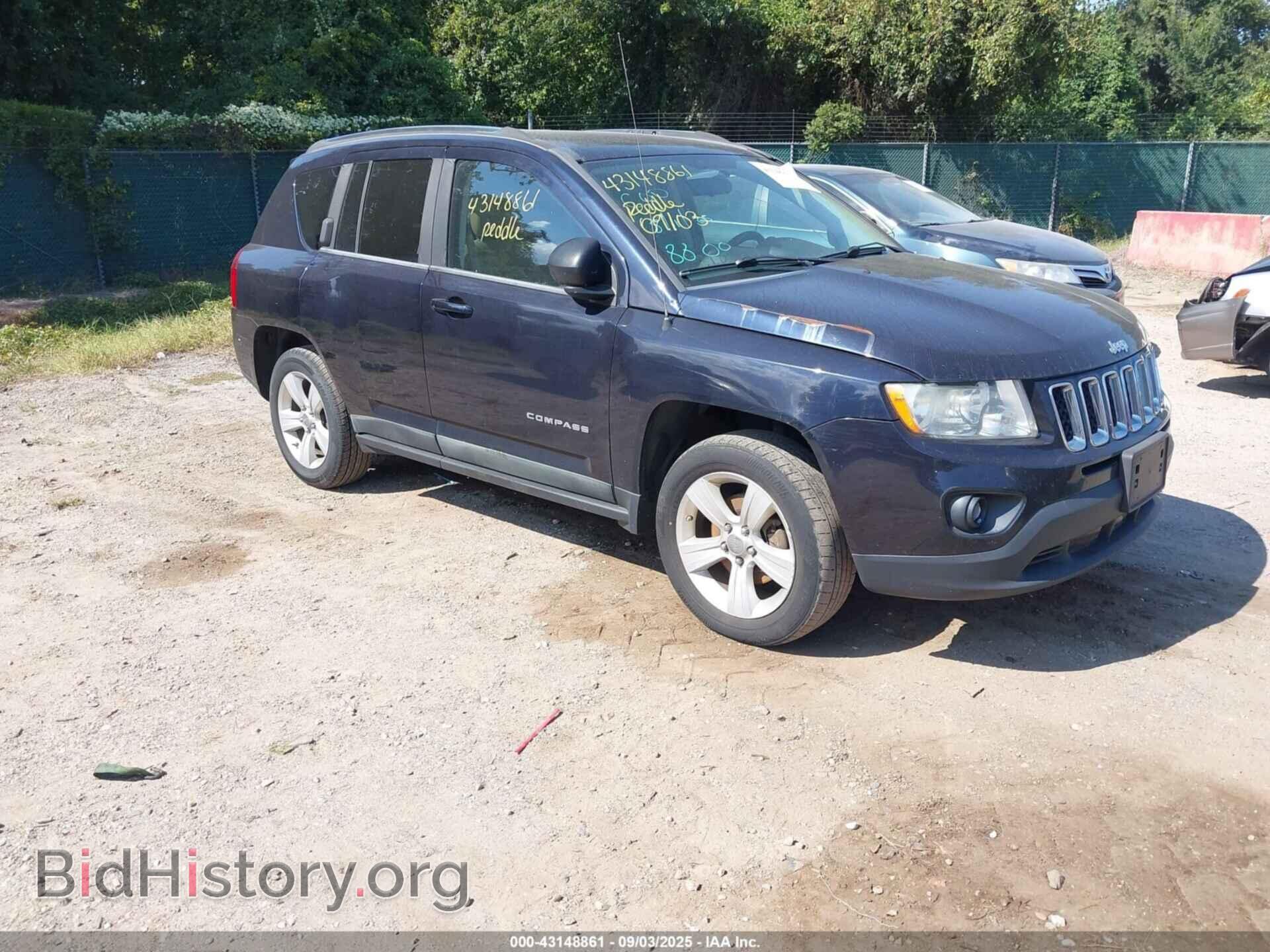 Photo 1J4NT1FA5BD213549 - JEEP COMPASS 2011