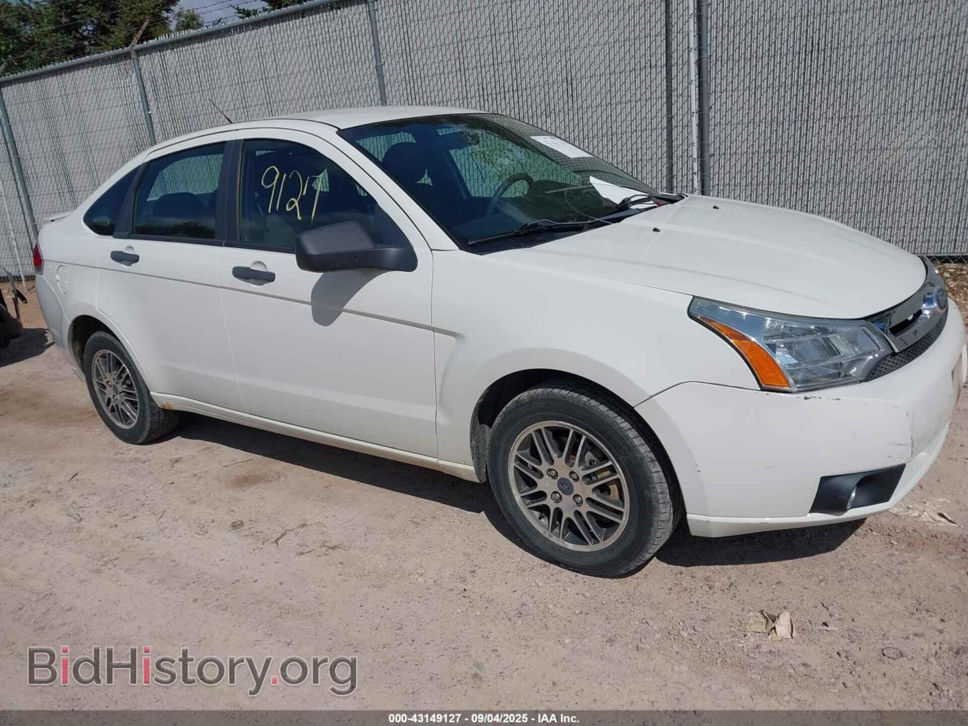 Photo 1FAHP3FN9AW287975 - FORD FOCUS 2010