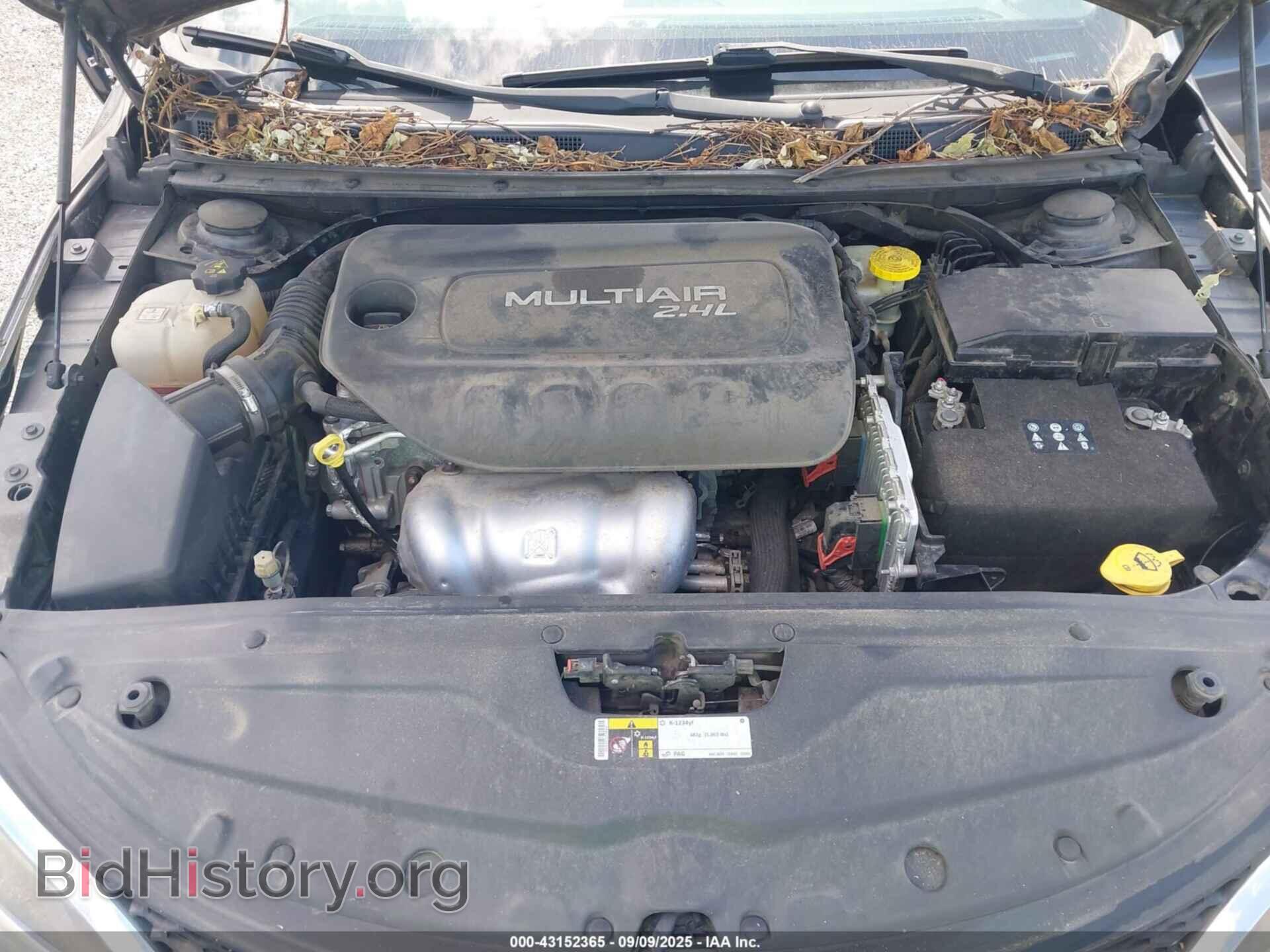 2015 CHRYSLER 200 - VIN: 1C3CCCAB3FN710175 - Photo 10
