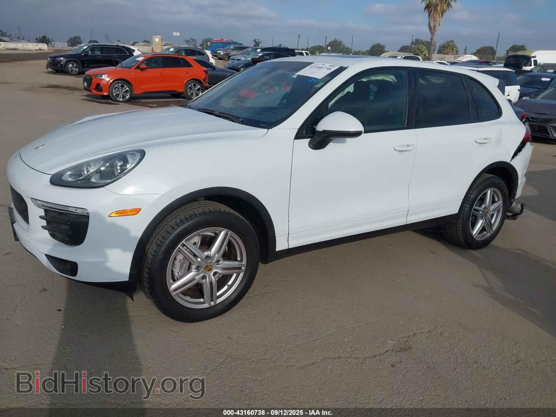 2016 PORSCHE CAYENNE - VIN: WP1AA2A21GLA11027 - Фото 2