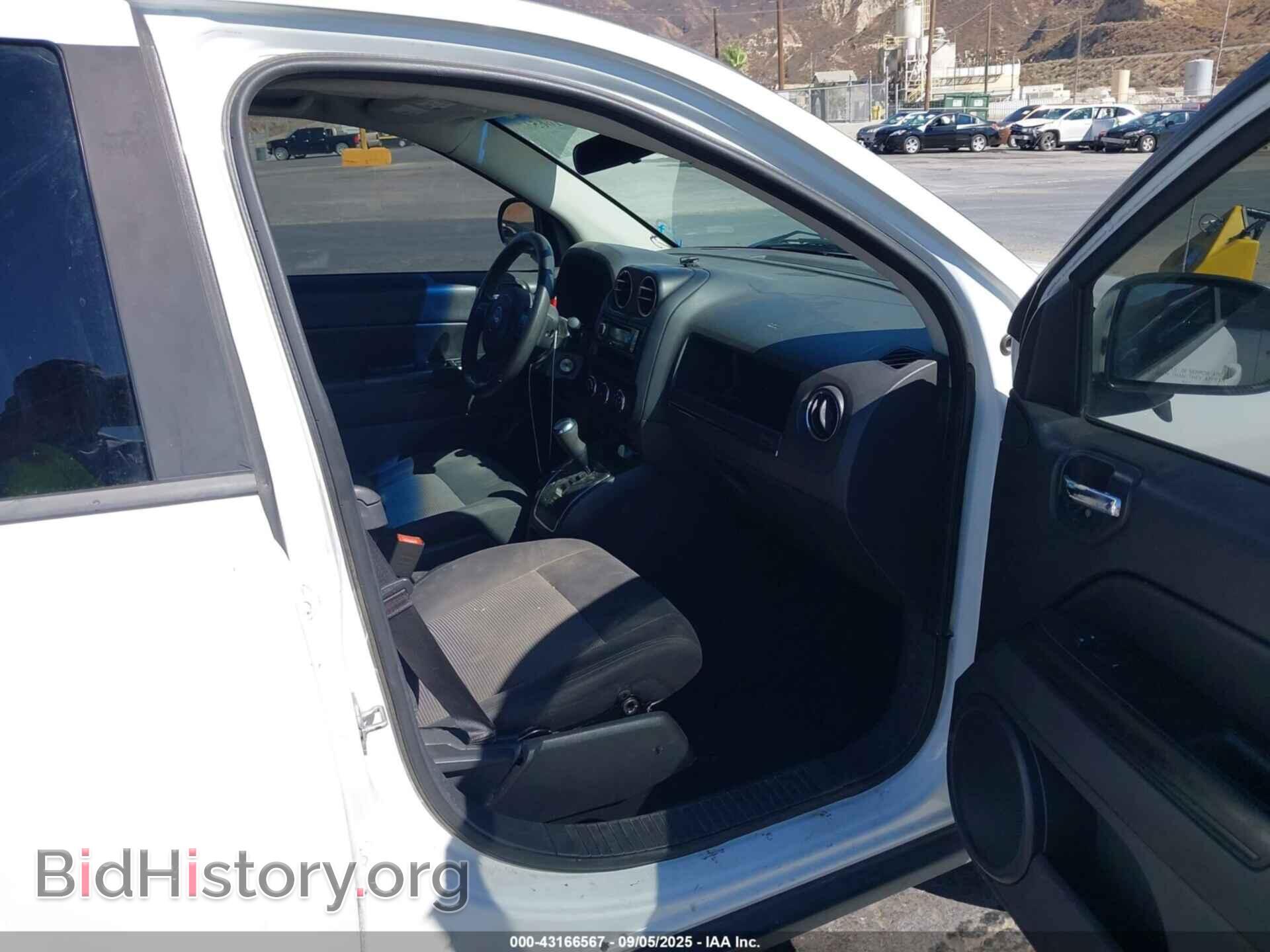 2011 JEEP COMPASS - VIN: 1J4NT1FB8BD228104 - Фото 5