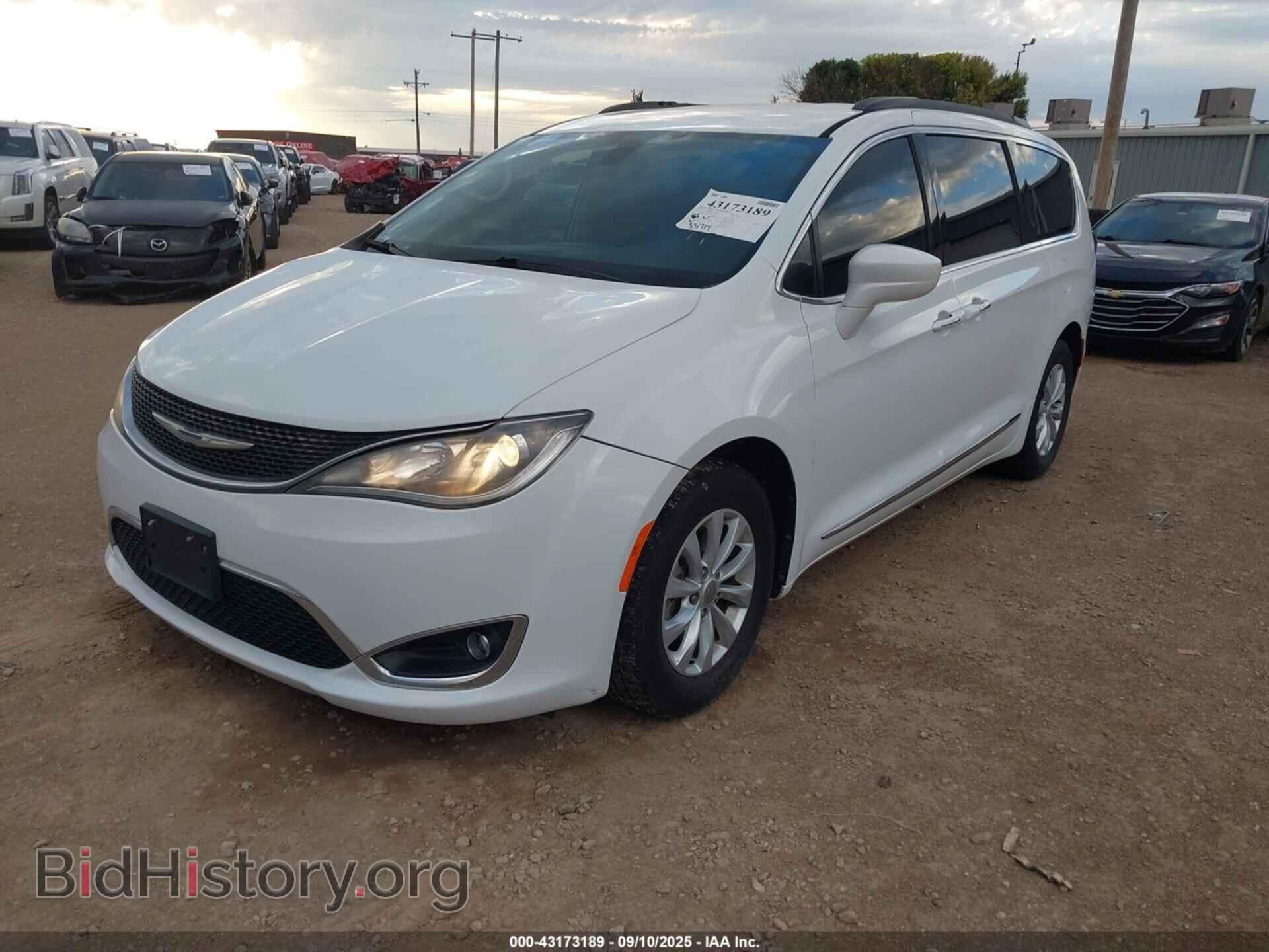 2017 CHRYSLER PACIFICA - VIN: 2C4RC1BG5HR527712 - Фото 2