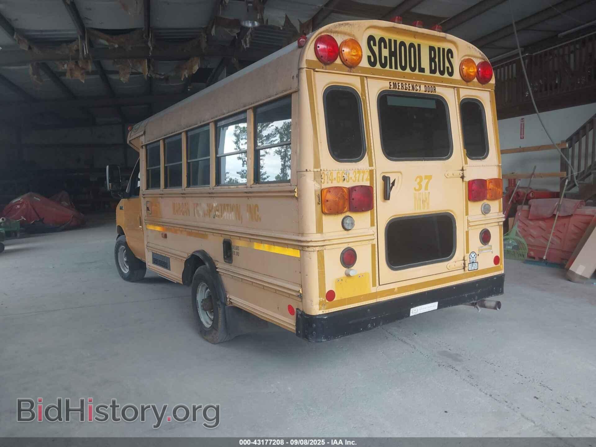 2006 FORD E-350 CUTAWAY - VIN: 1FDSE35L36DA04409 - Фото 3