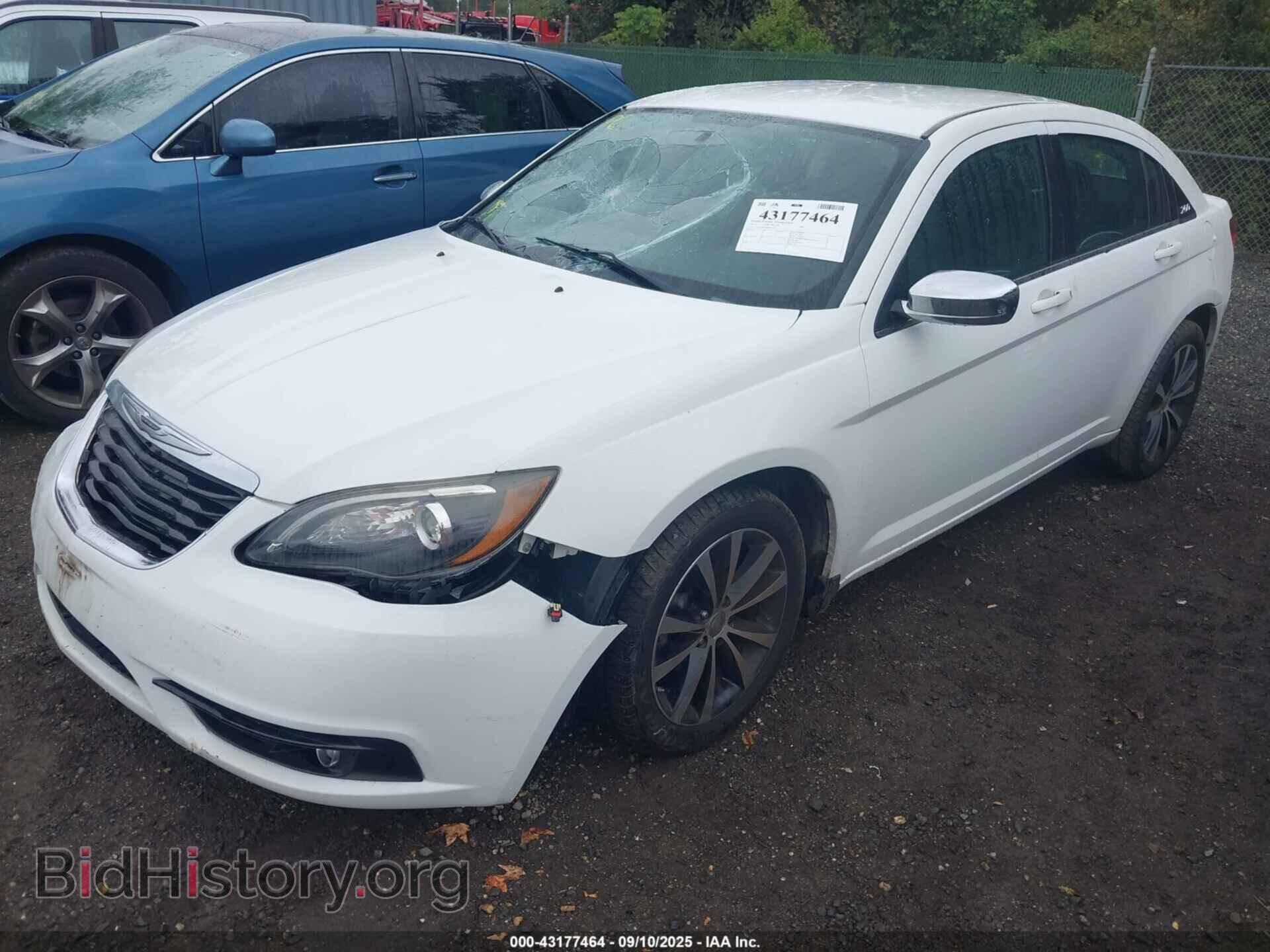 2013 CHRYSLER 200 - VIN: 1C3CCBBB4DN574712 - Фото 2
