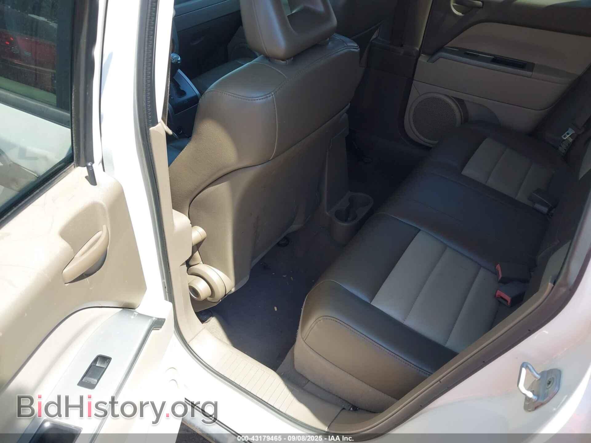 2007 JEEP COMPASS - VIN: 1J8FT57W17D216265 - Photo 8