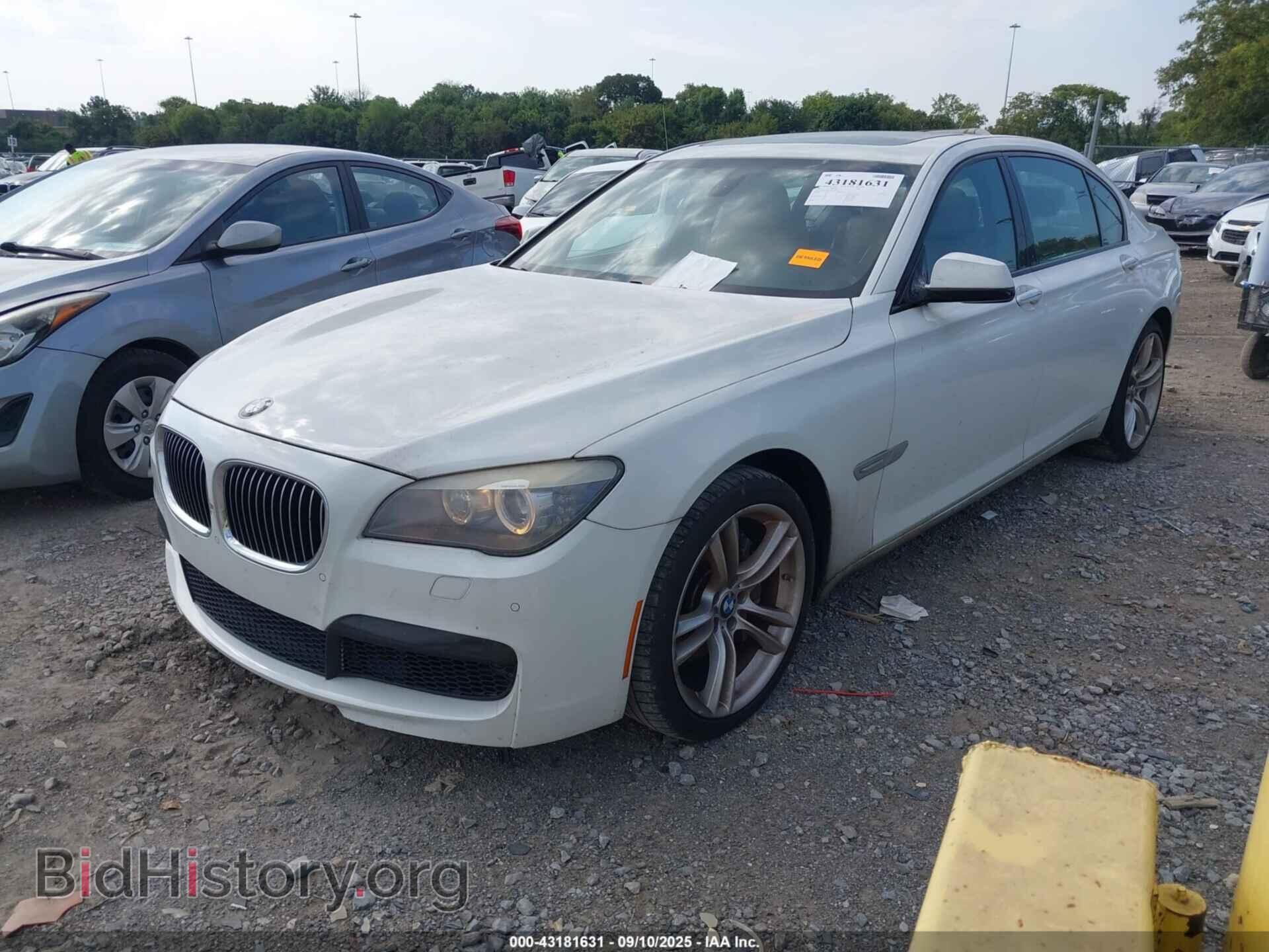 2012 BMW 740LI - VIN: WBAKB4C58CC576307 - Фото 2