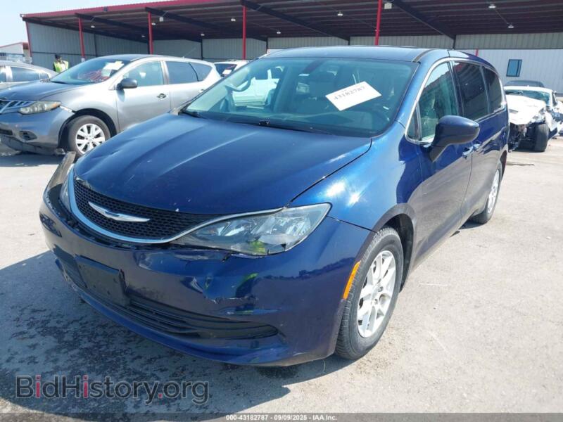 2017 Chrysler PACIFICA (VIN 2C4RC1DG4HR519744) — photo 2 of 16