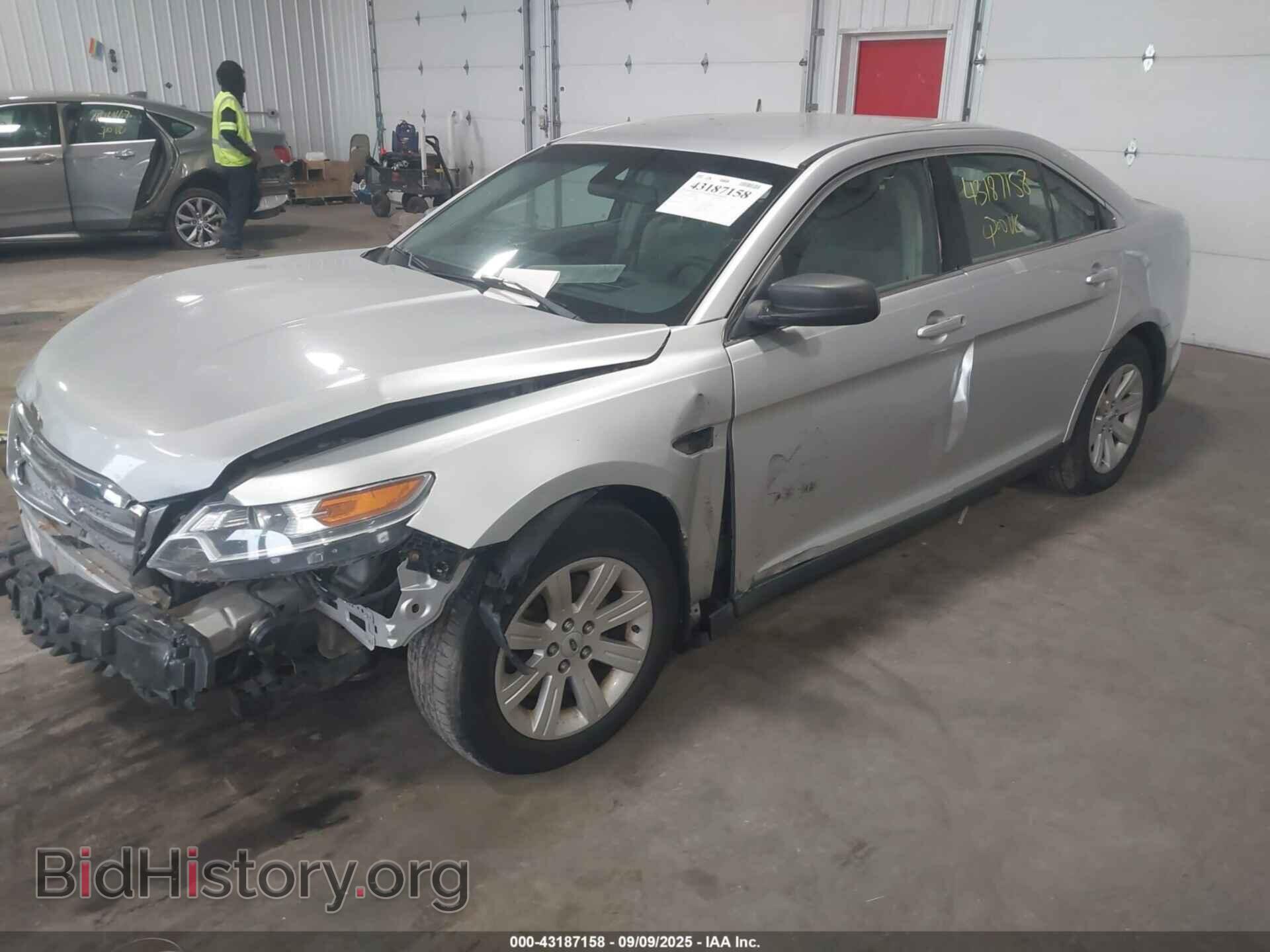 2011 FORD TAURUS - VIN: 1FAHP2DW5BG179497 - Photo 2