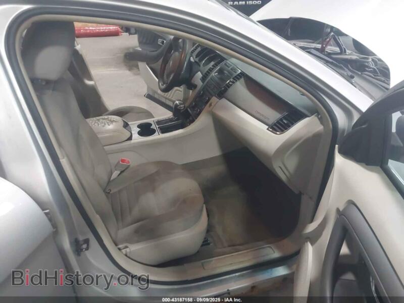 2011 Ford TAURUS (VIN 1FAHP2DW5BG179497) — фото 5 из 16
