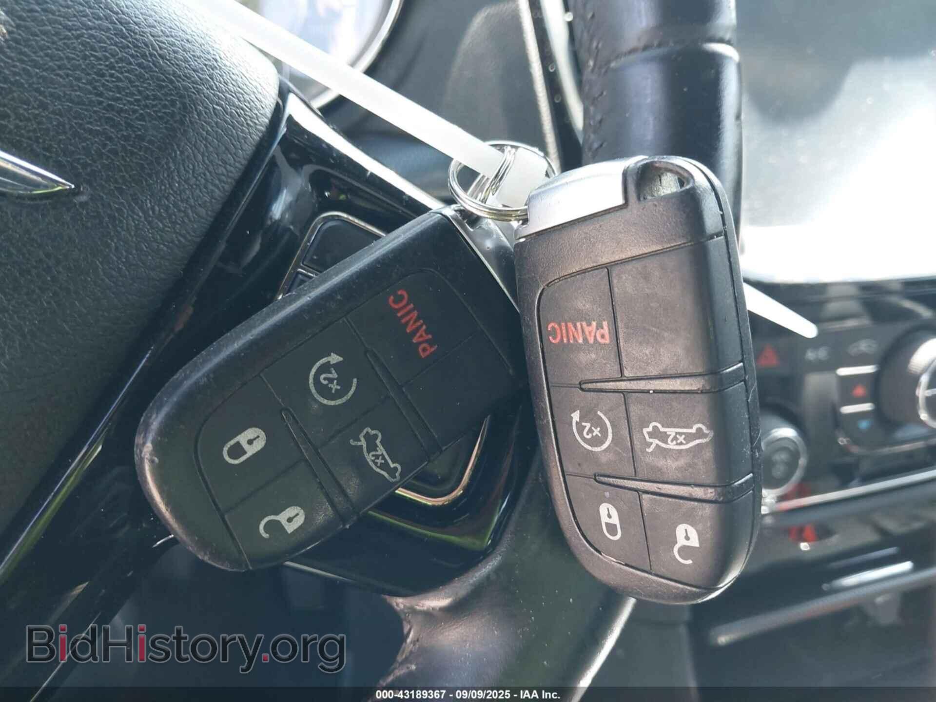 2014 CHRYSLER 300 - VIN: 2C3CCAGGXEH222582 - Фото 11