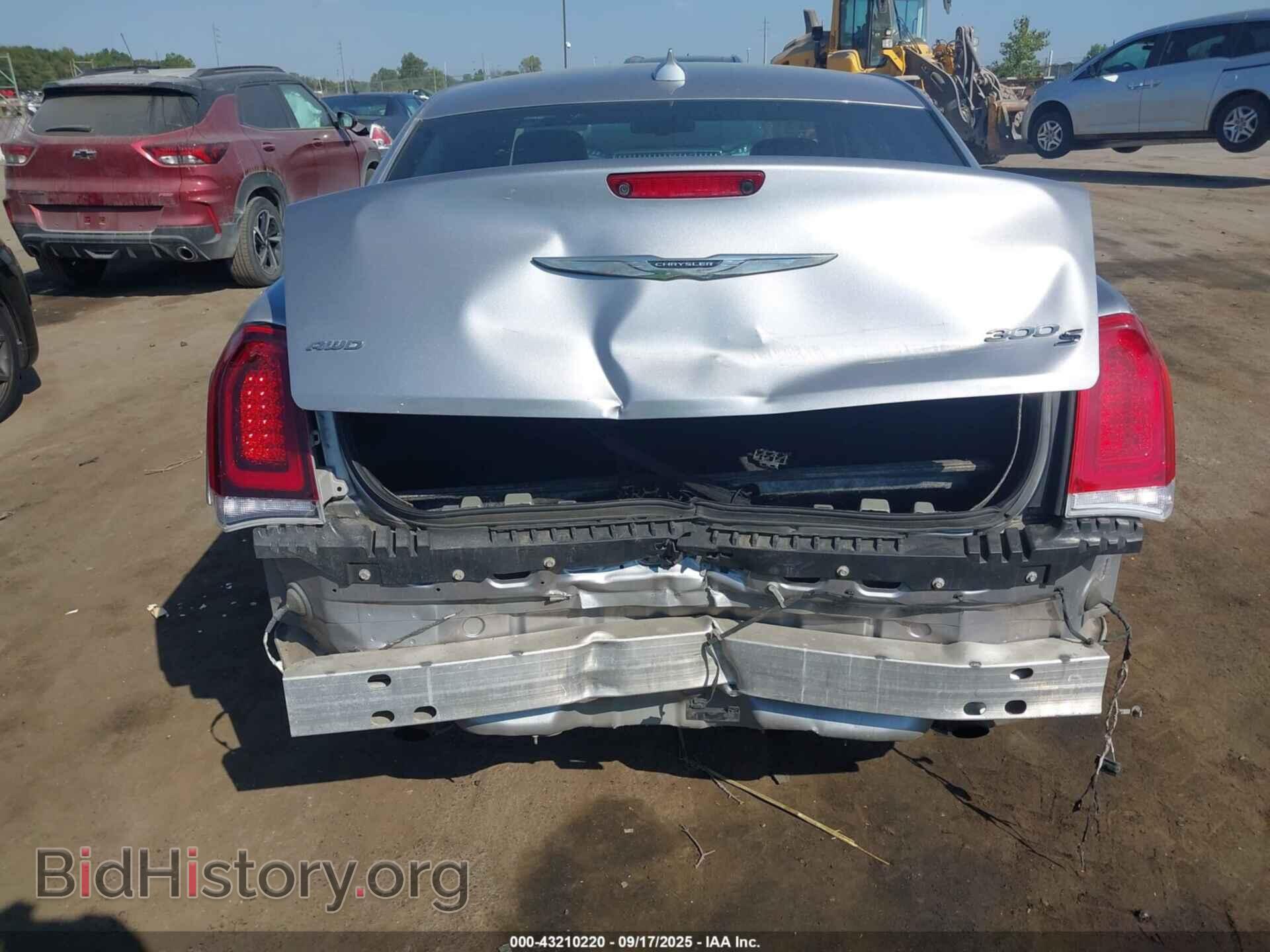 2017 CHRYSLER 300 - VIN: 2C3CCAGG0HH567950 - Фото 6