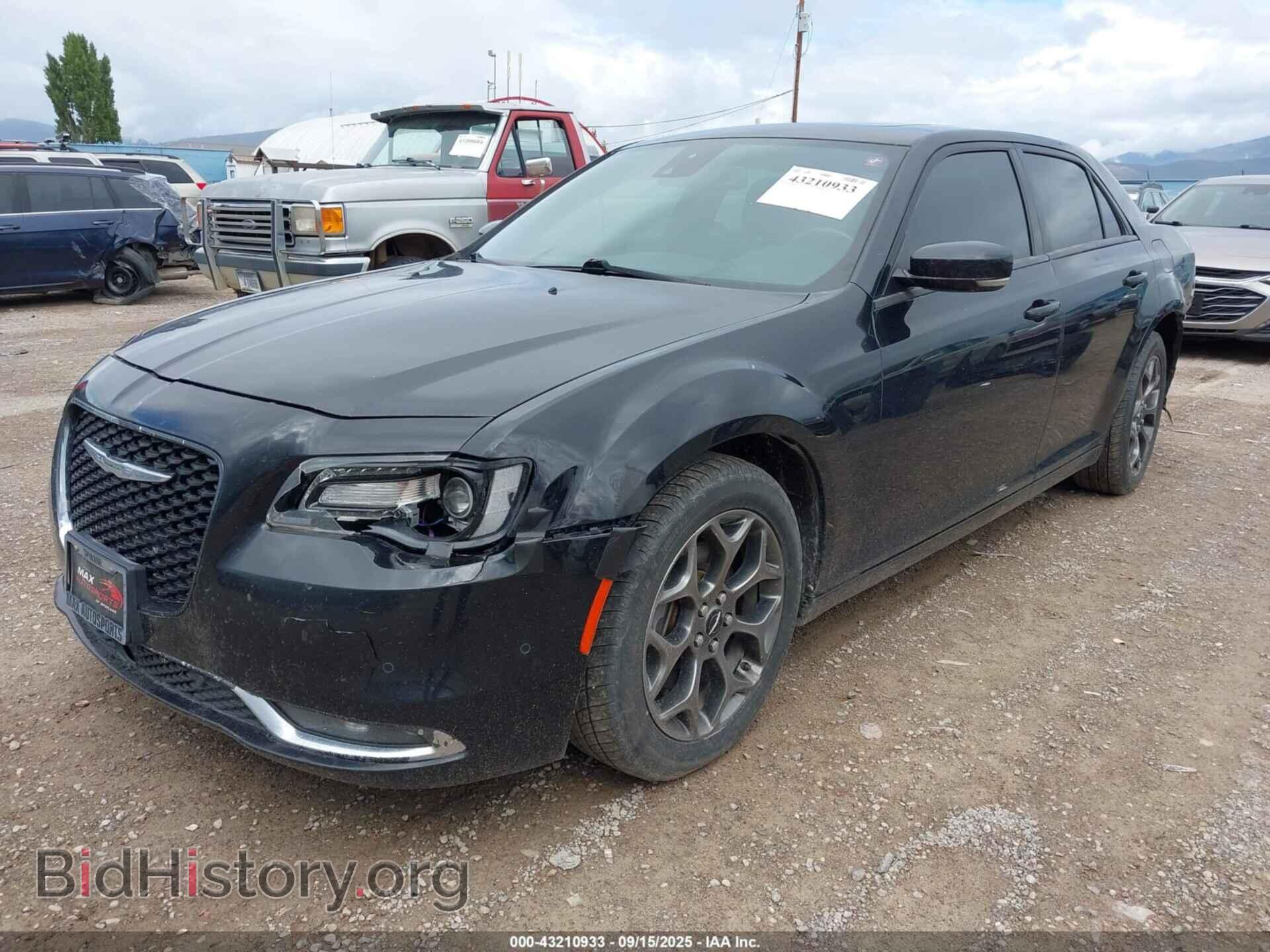 2018 CHRYSLER 300 - VIN: 2C3CCAGGXJH268875 - Фото 2
