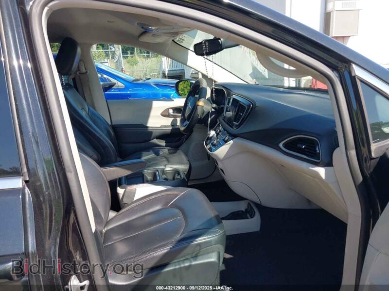 2017 Chrysler PACIFICA (VIN 2C4RC1BG3HR599010) — фото 5 из 16