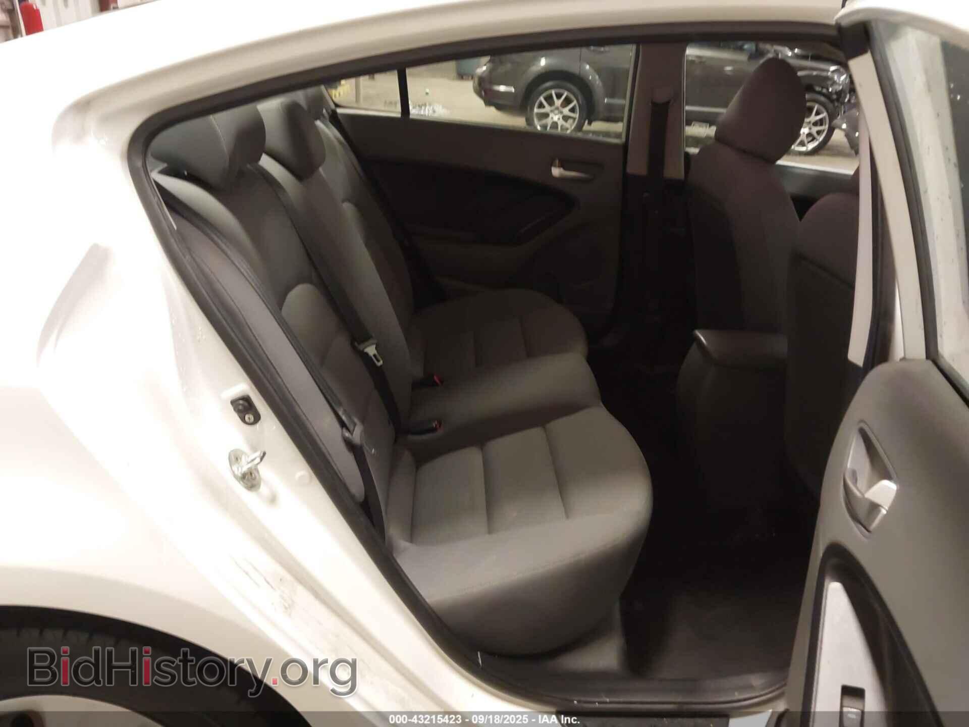 2017 KIA FORTE - VIN: 3KPFK4A7XHE086024 - Фото 8