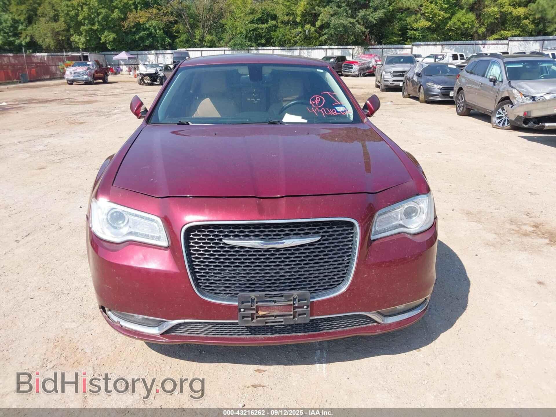 2016 CHRYSLER 300 - VIN: 2C3CCAAG1GH358210 - Фото 6