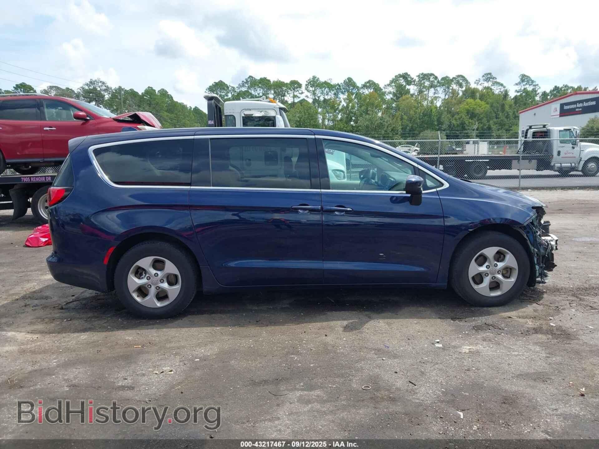 2017 CHRYSLER PACIFICA - VIN: 2C4RC1CG9HR608677 - Фото 13