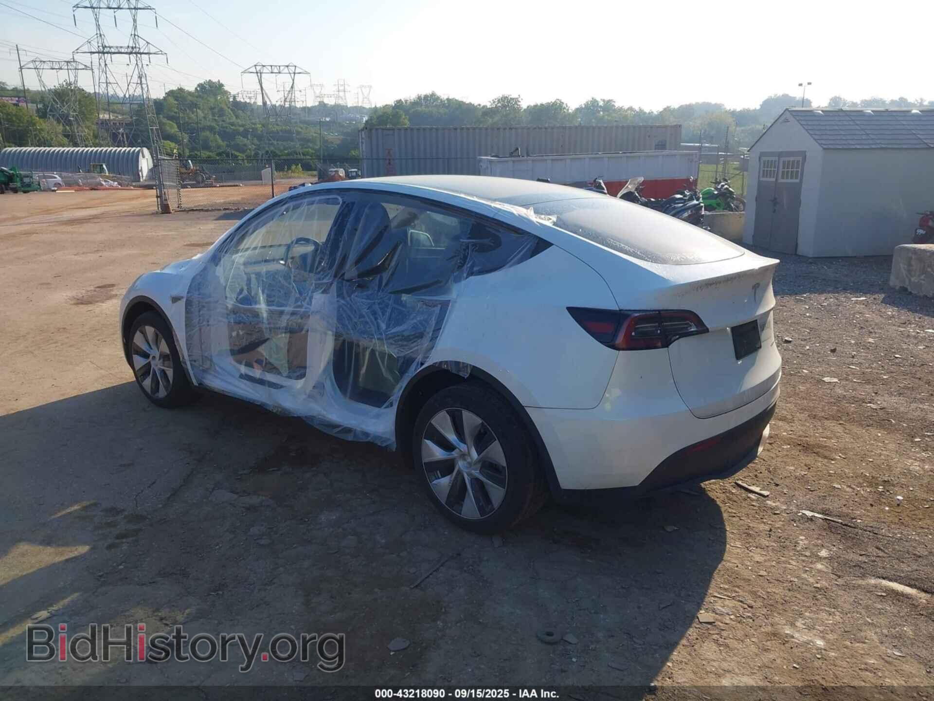 2023 TESLA MODEL Y - VIN: 7SAYGAEEXPF589727 - Фото 3