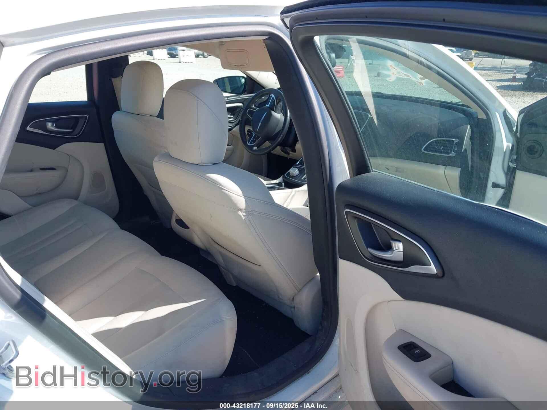 2016 CHRYSLER 200 - VIN: 1C3CCCAB1GN135995 - Фото 8