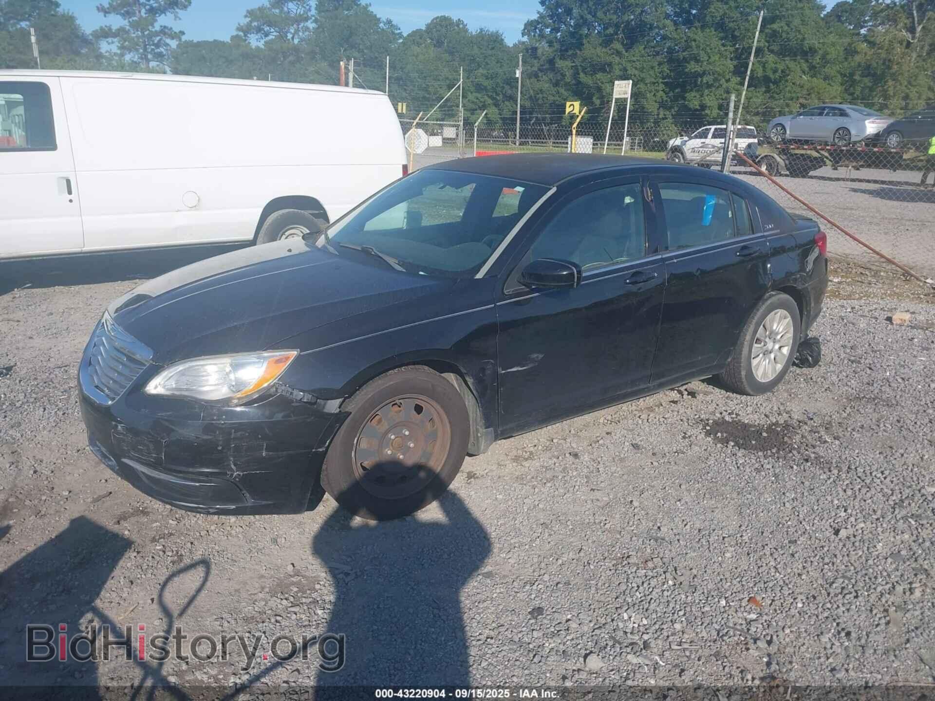 2012 CHRYSLER 200 - VIN: 1C3CCBAB5CN172245 - Фото 2