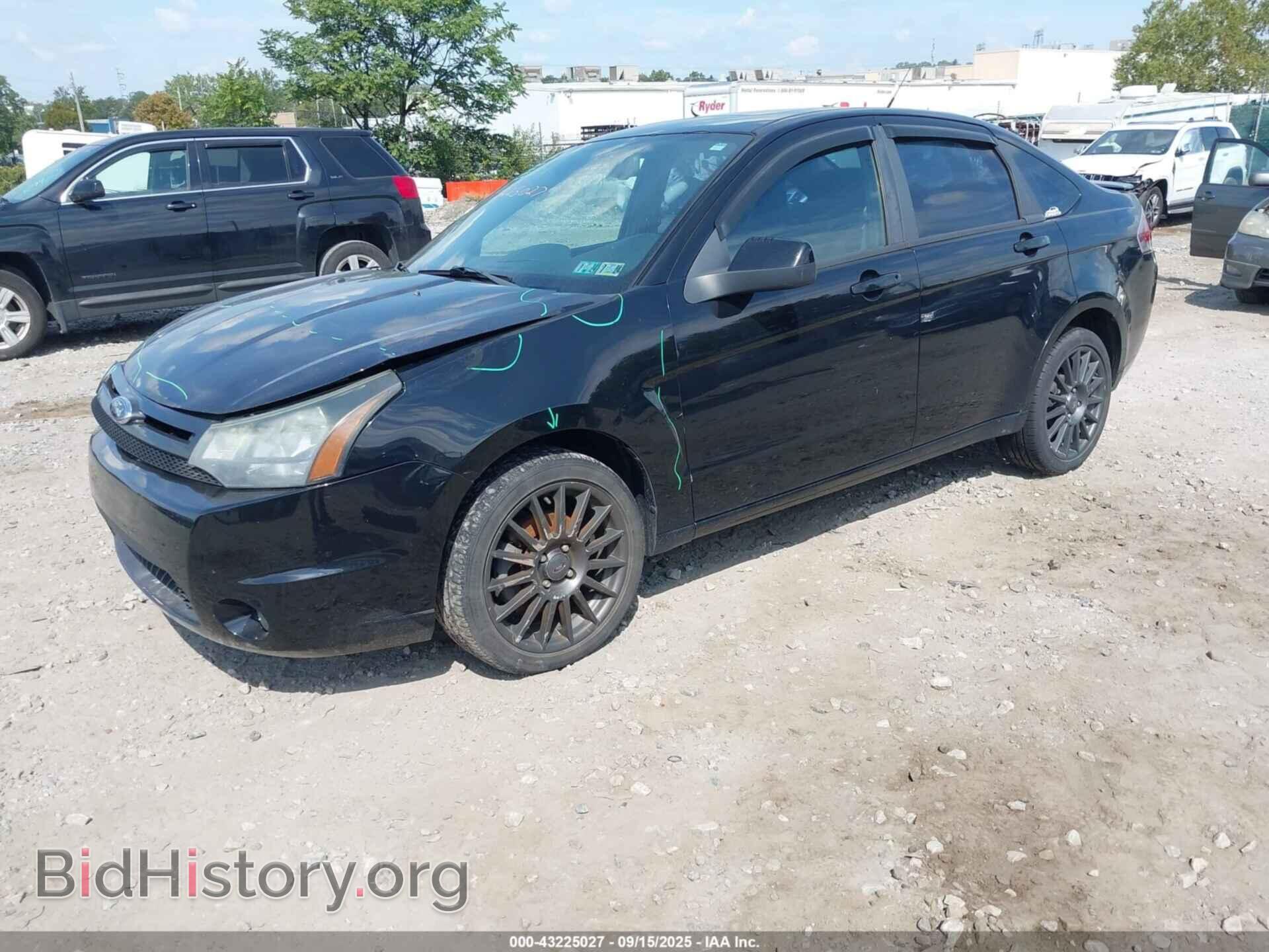 2011 FORD FOCUS - VIN: IFAHP3GN8BW128655 - Фото 2