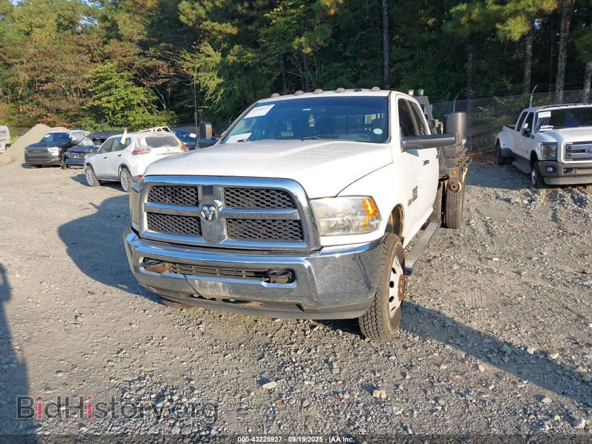 2014 RAM 3500 - VIN: 3C63RRHJ5EG270050 - Фото 2