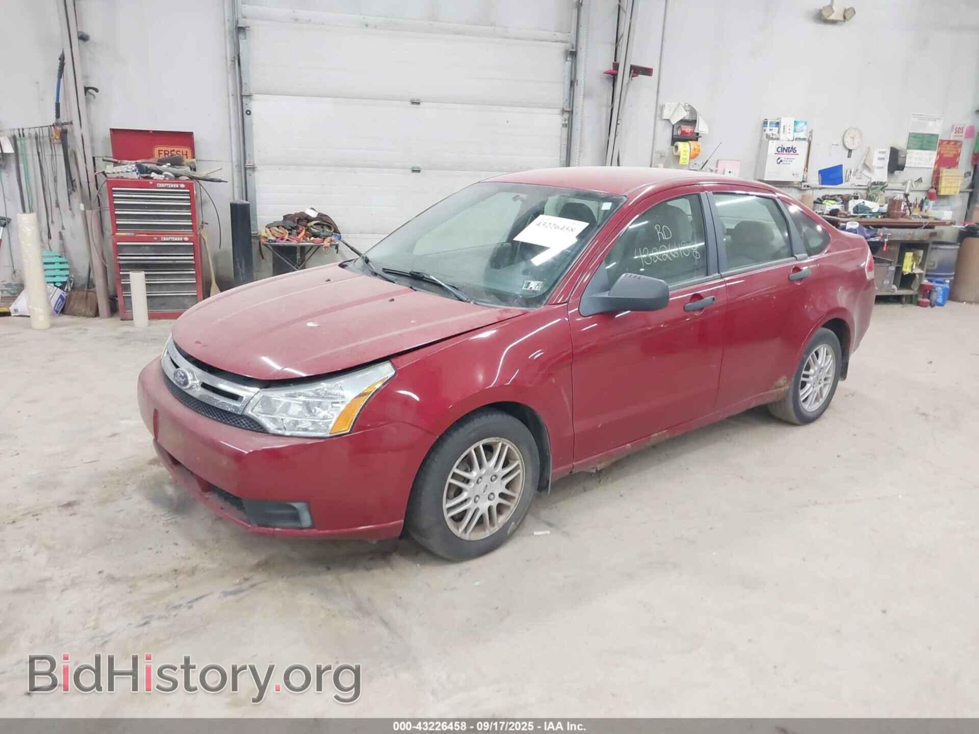 2011 FORD FOCUS - VIN: 1FAHP3FN5BW144975 - Фото 2