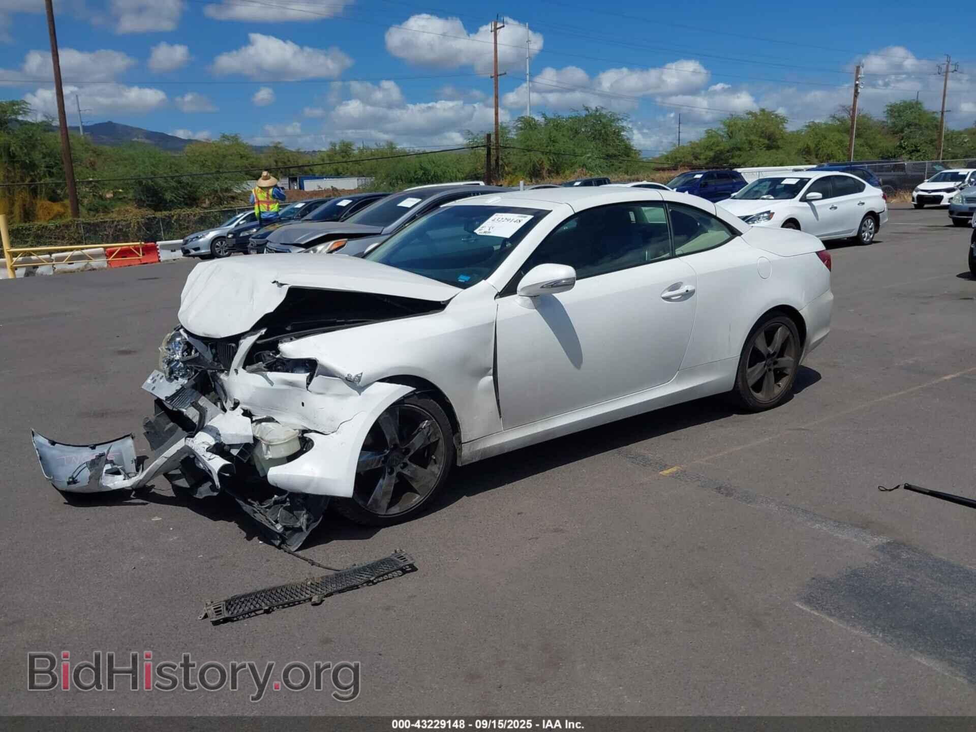 2010 LEXUS IS 250C - VIN: JTHFF2C26A2500587 - Photo 2