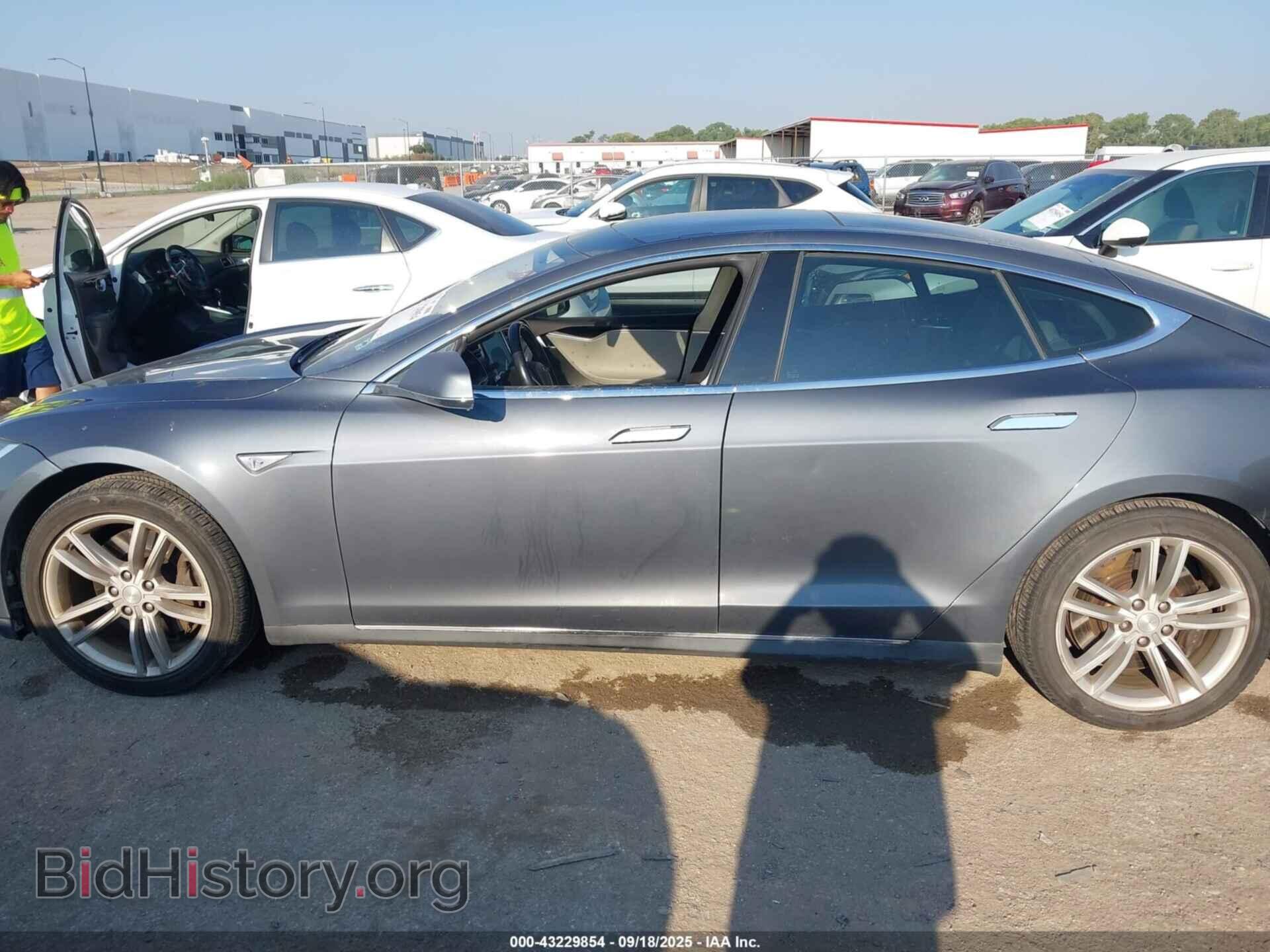 2014 TESLA MODEL S - VIN: 5YJSA1H18EFP48576 - Фото 13