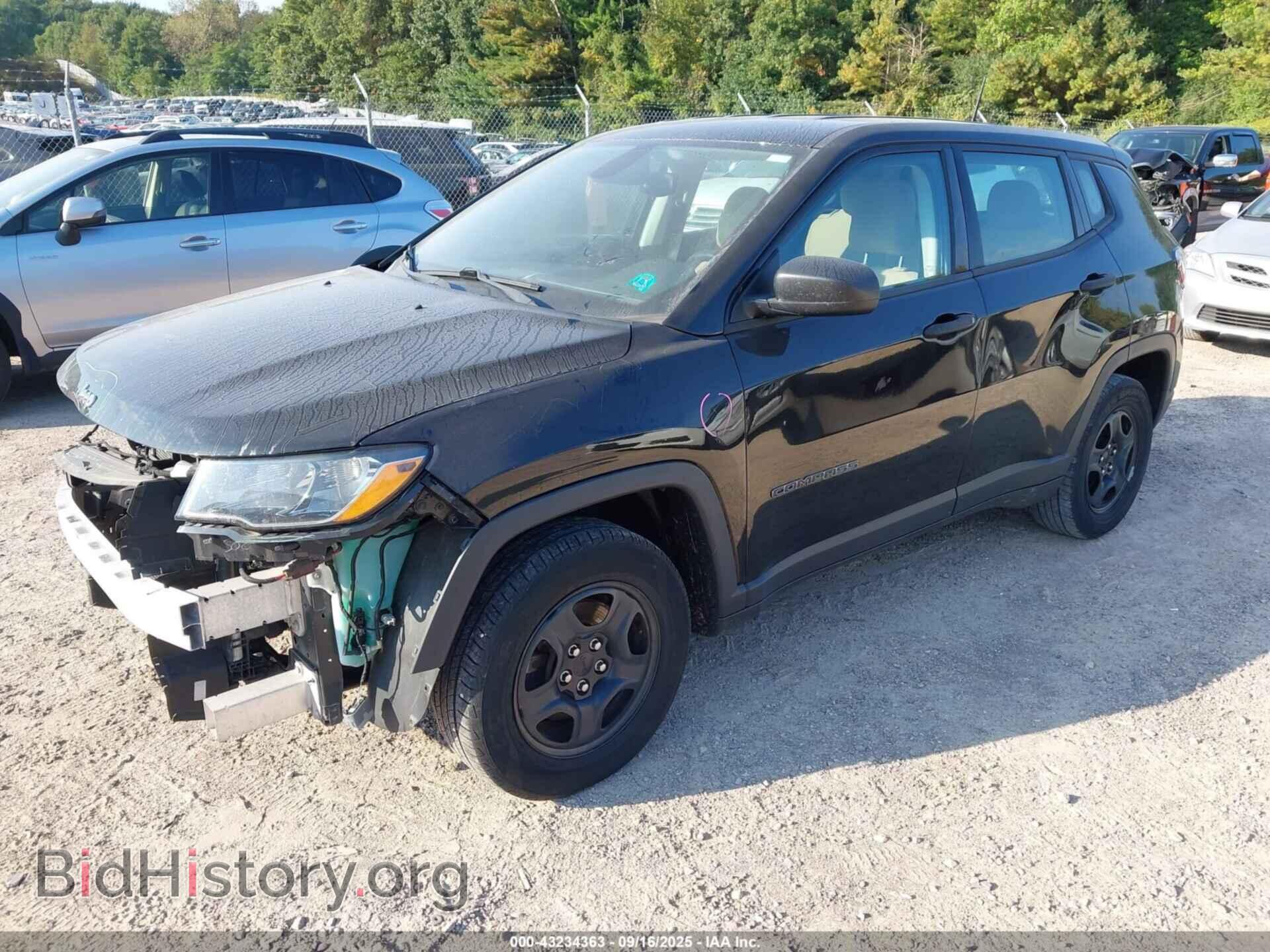 2018 JEEP COMPASS - VIN: 3C4NJCAB2JT124523 - Фото 2