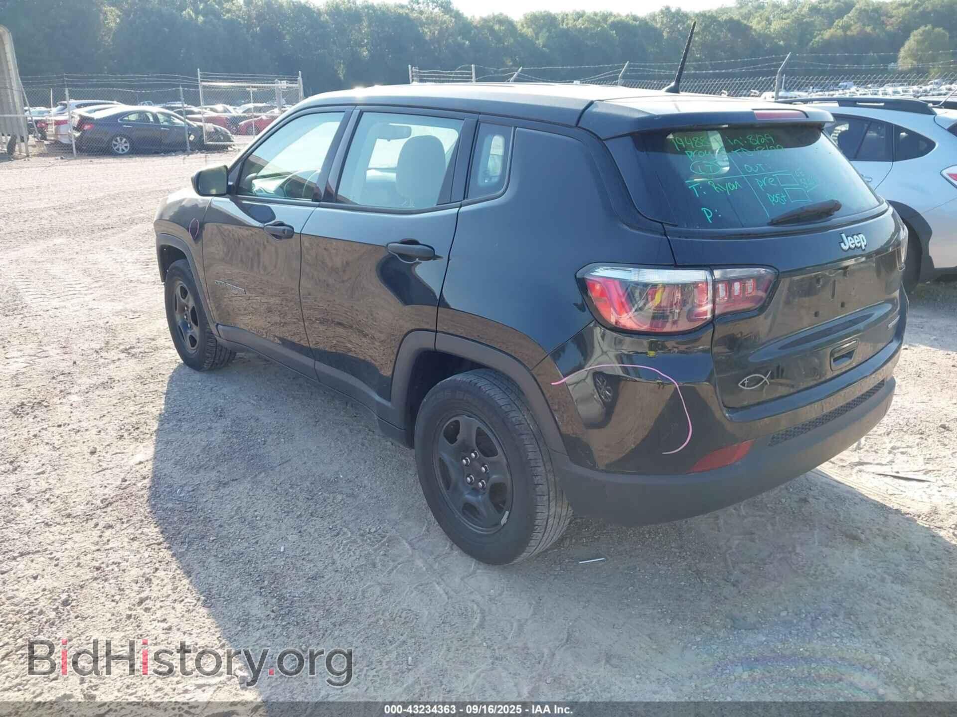 2018 JEEP COMPASS - VIN: 3C4NJCAB2JT124523 - Фото 3